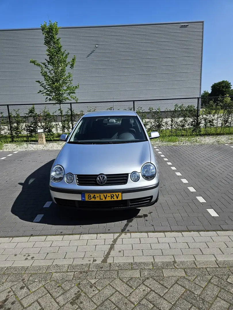 Volkswagen Polo 1.4-16V Comfortline Grijs - 1