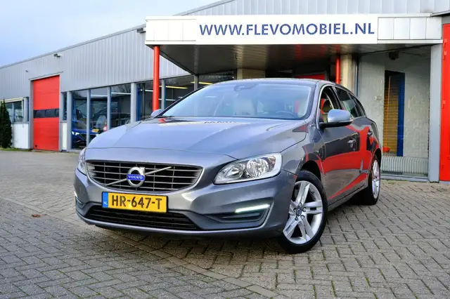 Volvo V60 2.4 D6 Twin Engine Momentum Aut. Pano|Leder|Cam|Na
