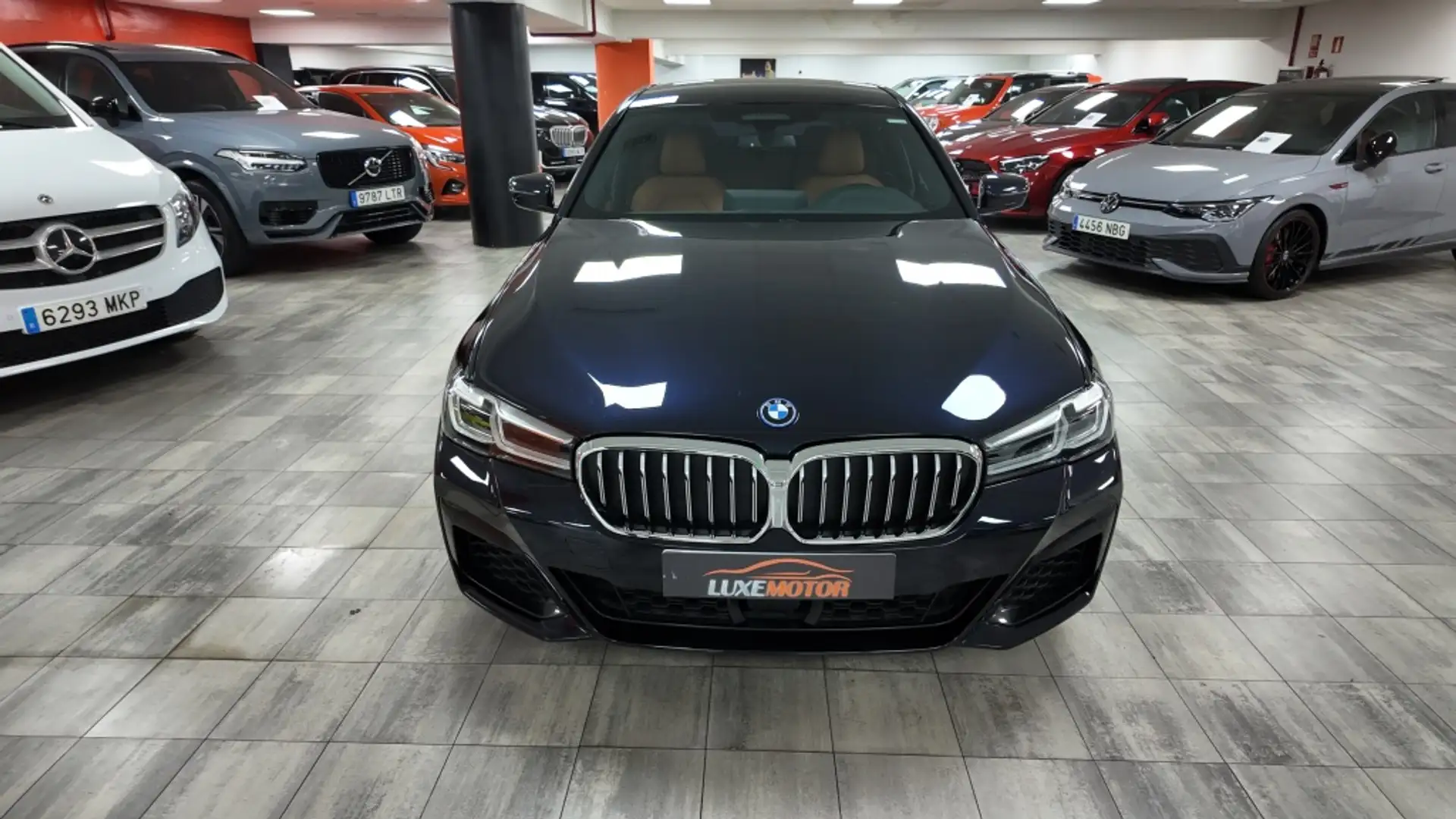 BMW 545 545e xDrive Bleu - 2