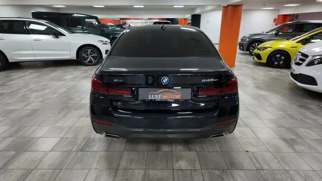 BMW 5 Series view 5