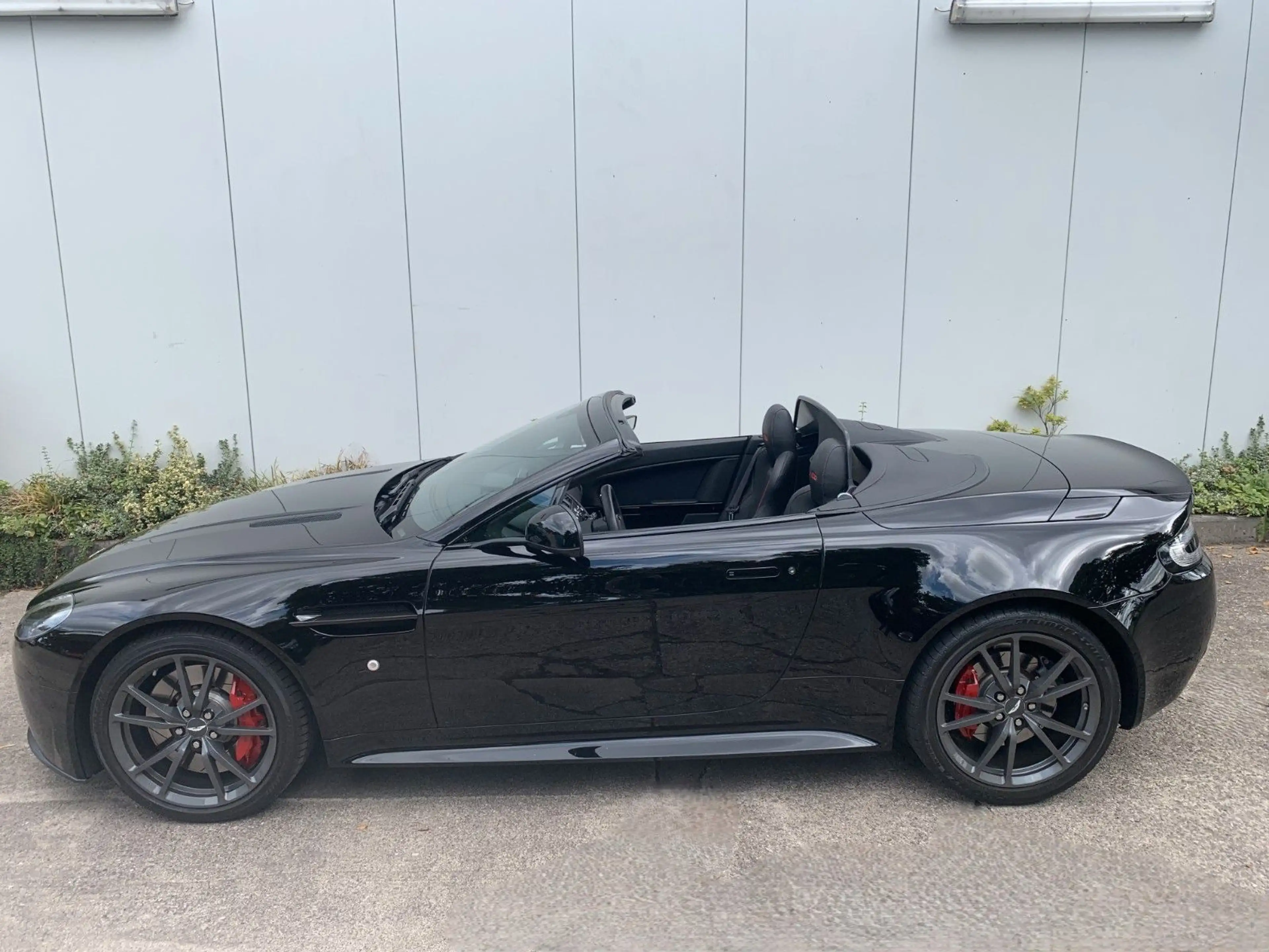 Aston Martin V8 1. Hand Garantie Haljahreswagen Zust. — photo 14
