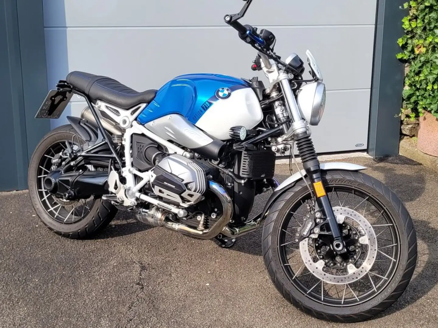 BMW R 12 nineT Scrambler Синій - 2