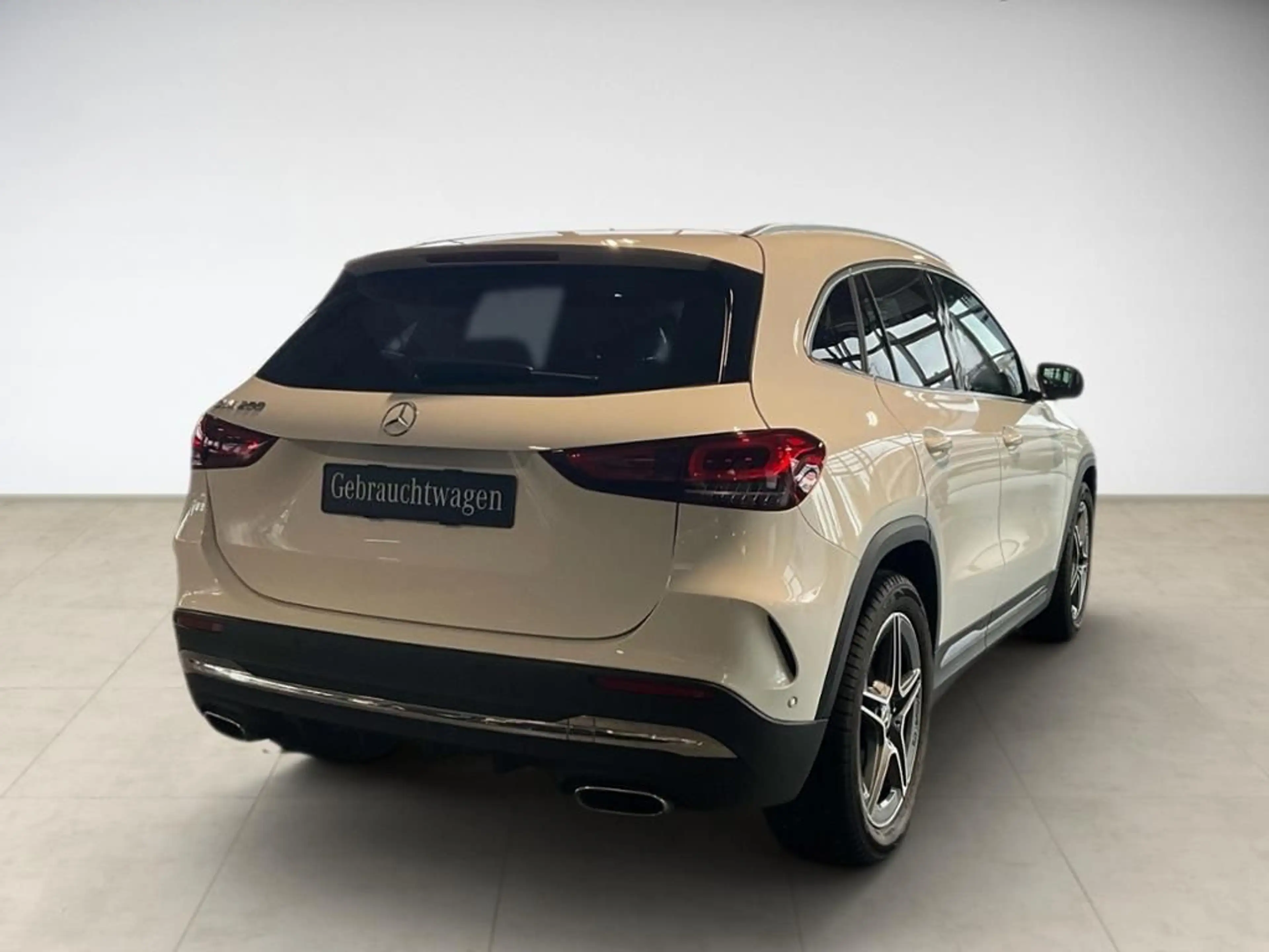 Mercedes-Benz GLA 200 AMG S-Sitz KAM PDC SpurH AUT LED — photo 6