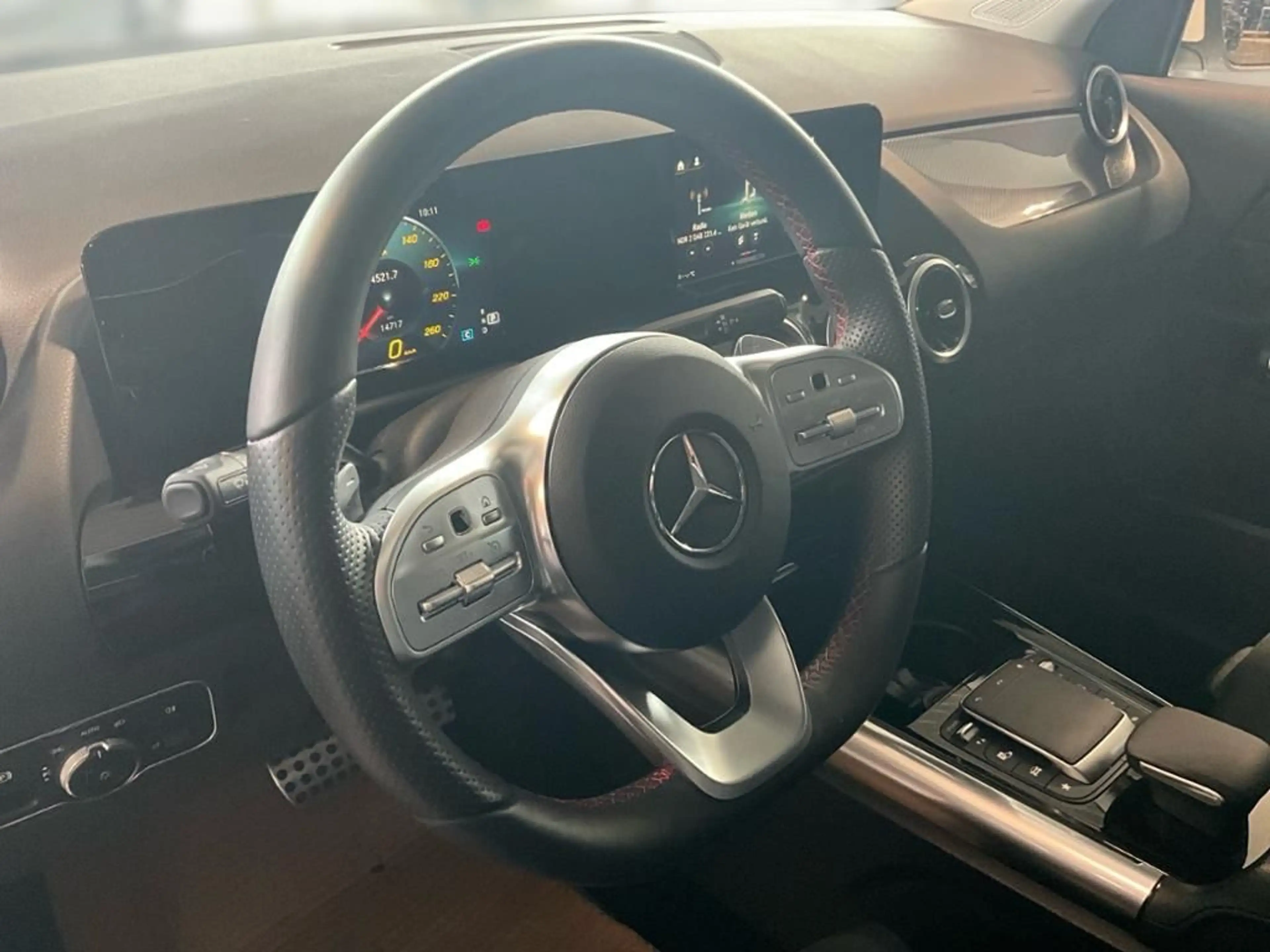Mercedes-Benz GLA 200 AMG S-Sitz KAM PDC SpurH AUT LED — photo 9