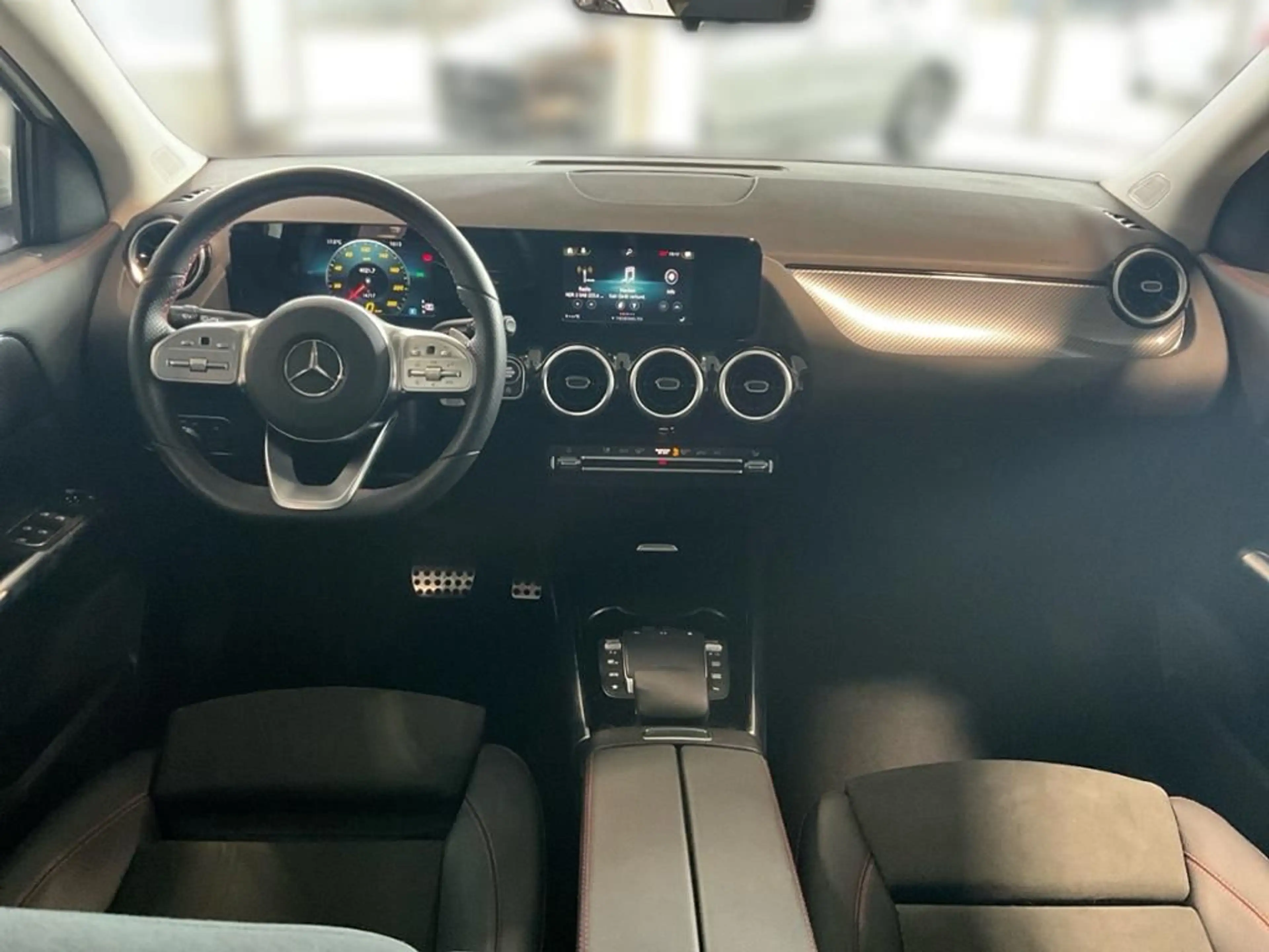 Mercedes-Benz GLA 200 AMG S-Sitz KAM PDC SpurH AUT LED — photo 14