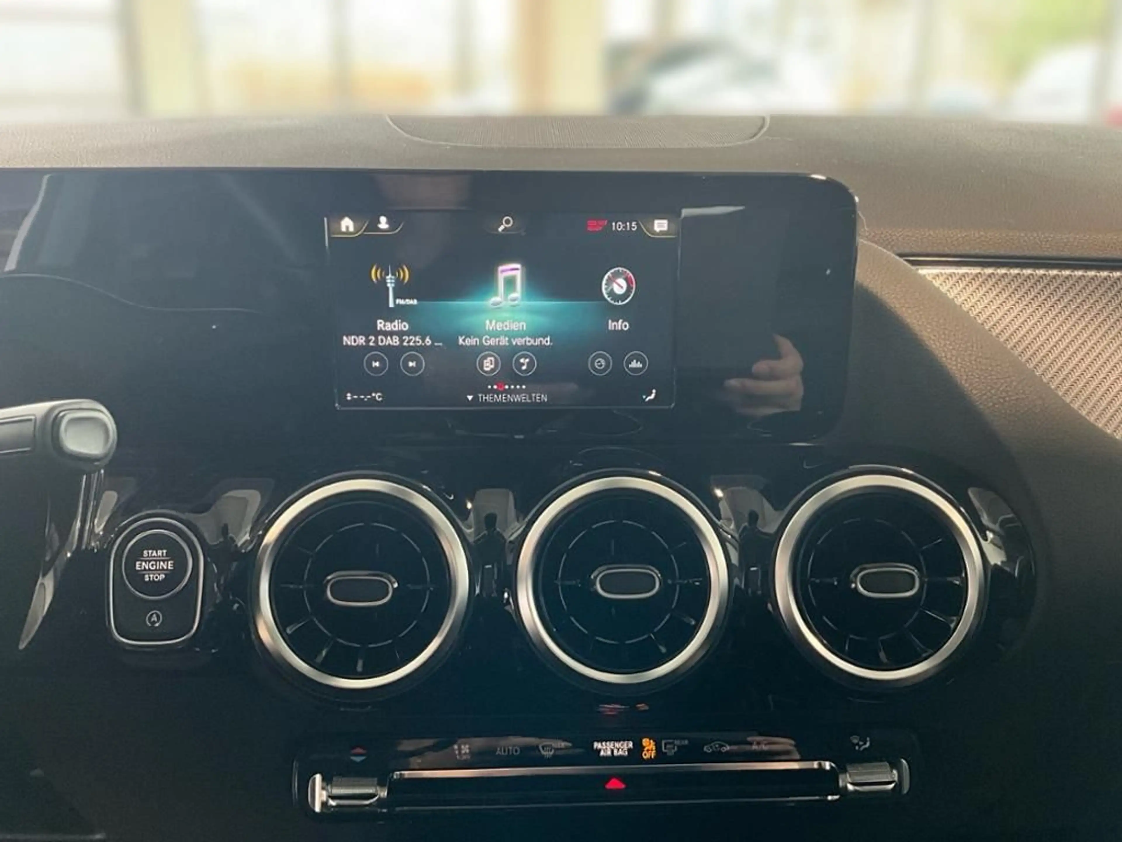 Mercedes-Benz GLA 200 AMG S-Sitz KAM PDC SpurH AUT LED — photo 11