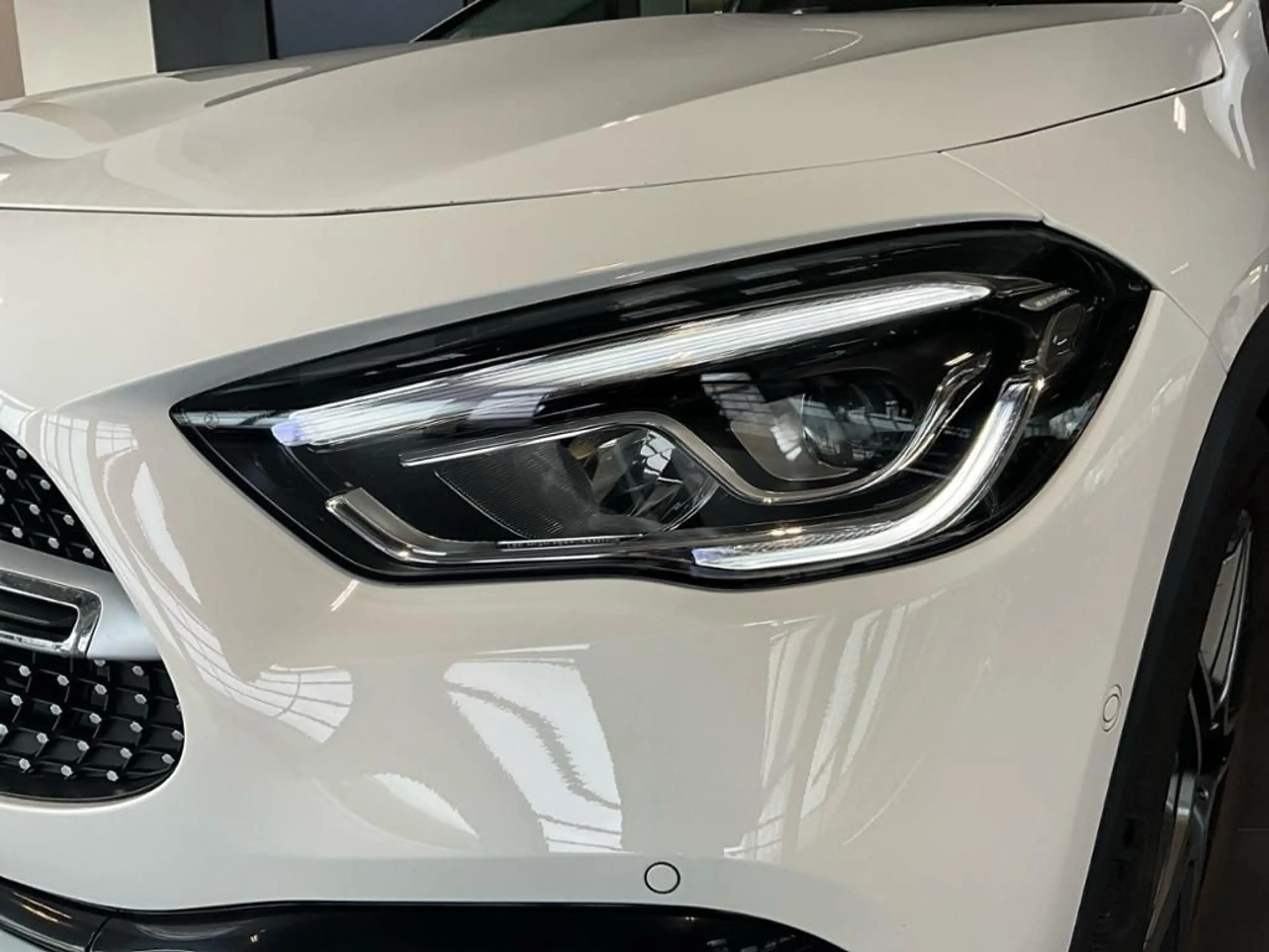 Mercedes-Benz GLA 200 AMG S-Sitz KAM PDC SpurH AUT LED — photo 4