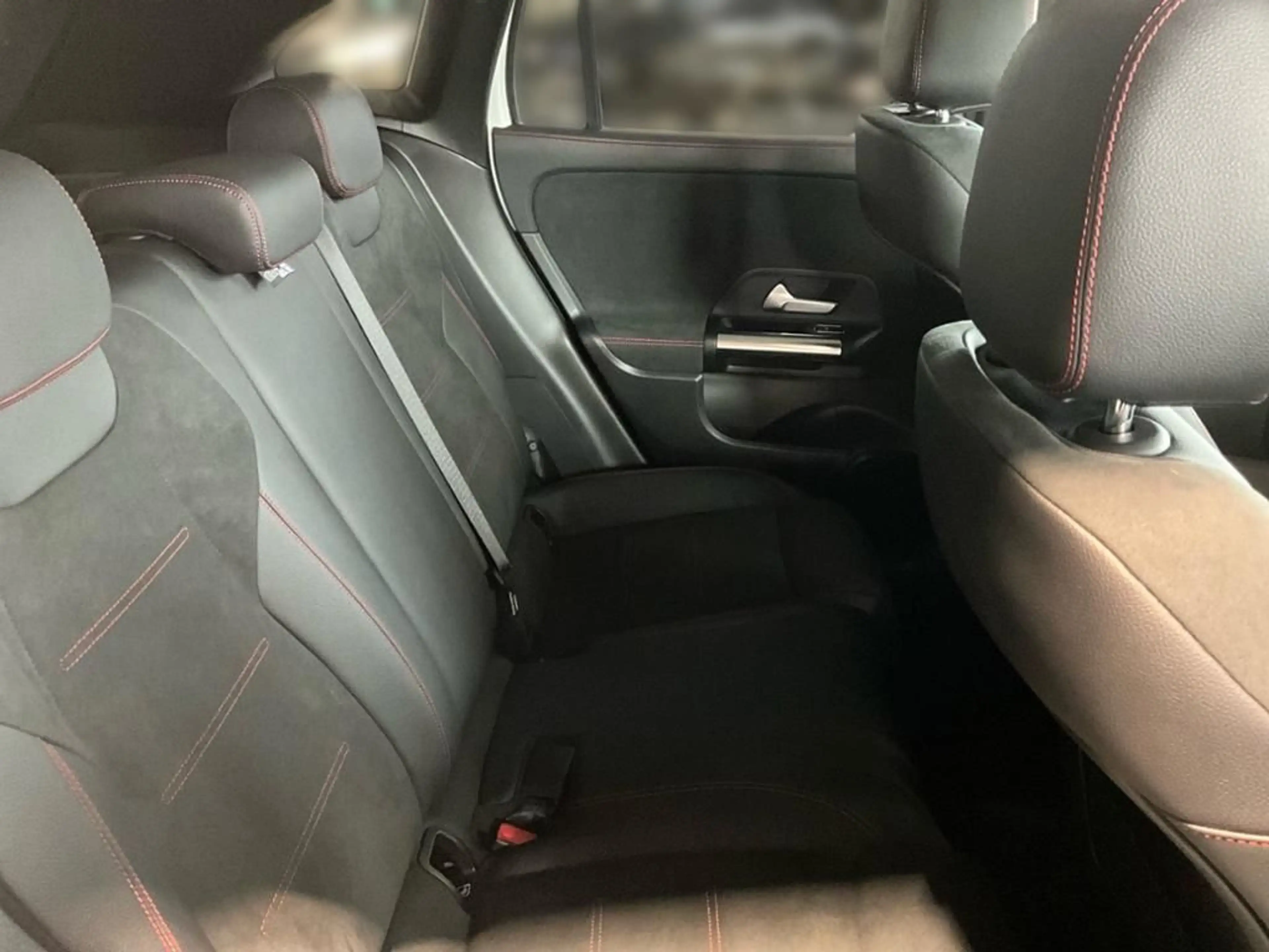 Mercedes-Benz GLA 200 AMG S-Sitz KAM PDC SpurH AUT LED — photo 13