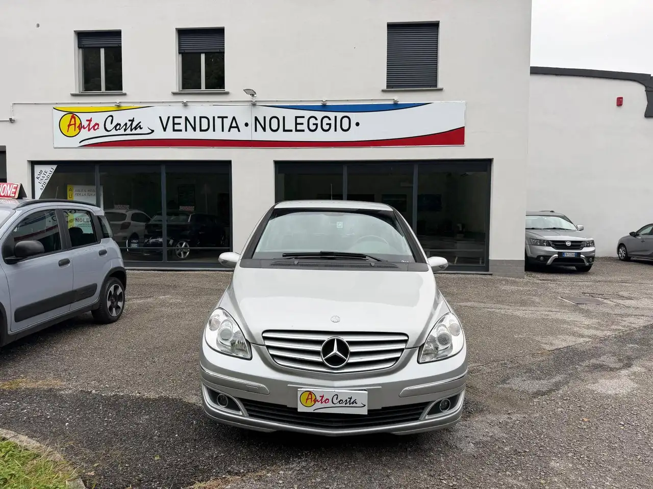 Mercedes-Benz B 200