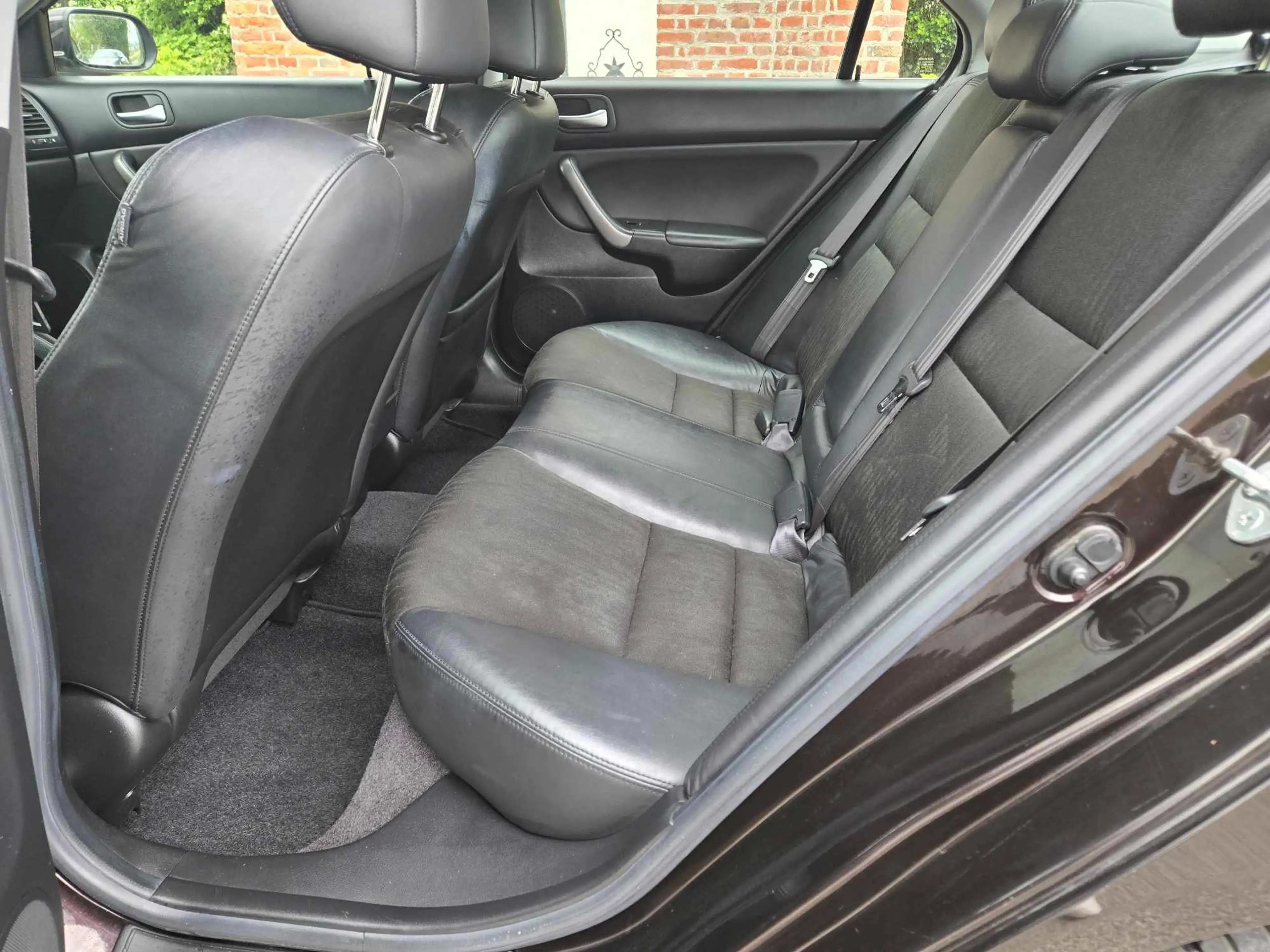 Honda Accord 2.0i 16v 121000Km carnet complet — photo 13