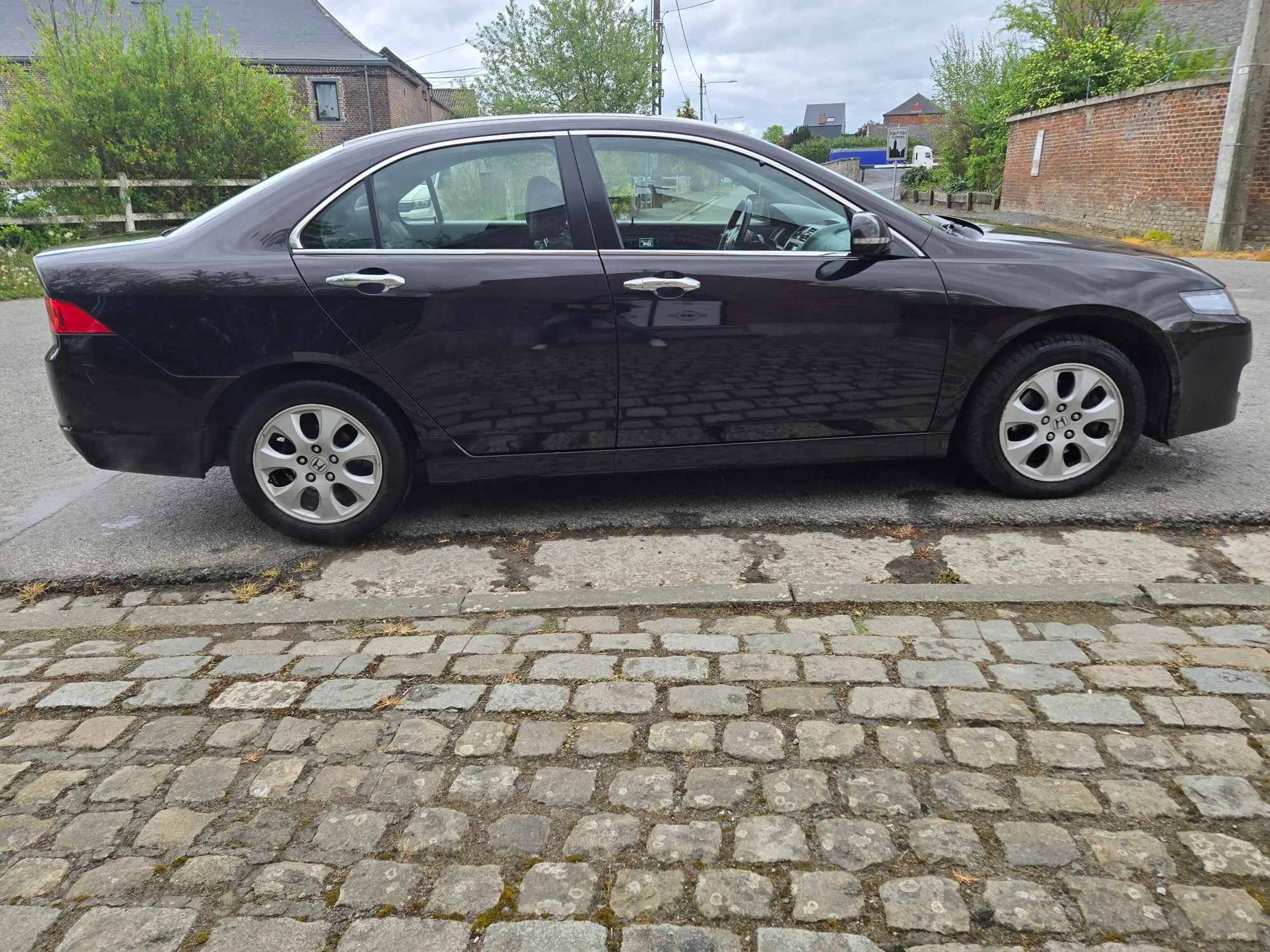 Honda Accord 2.0i 16v 121000Km carnet complet — photo 9