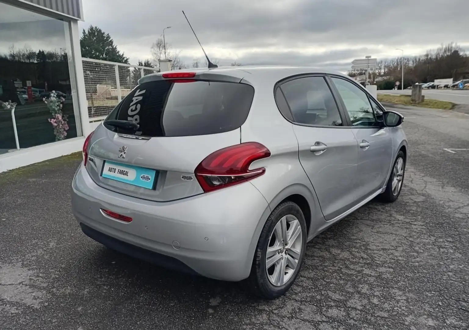 Peugeot 208 1.2 PureTech 82ch BVM5 Style Gris - 2