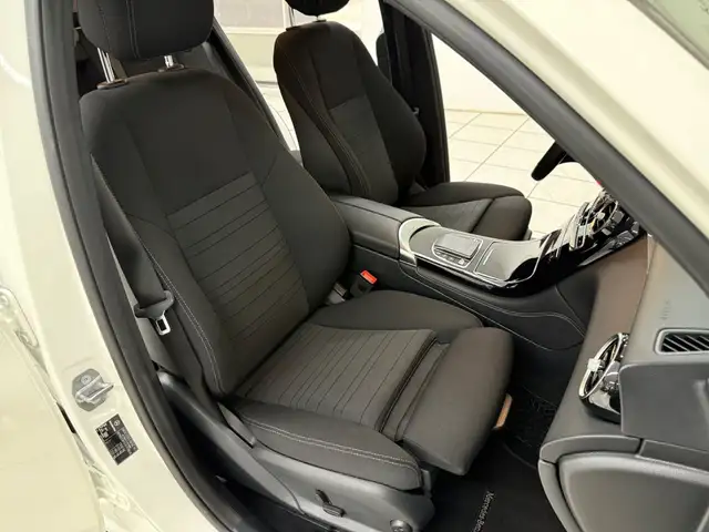 Mercedes-Benz GLC view 12