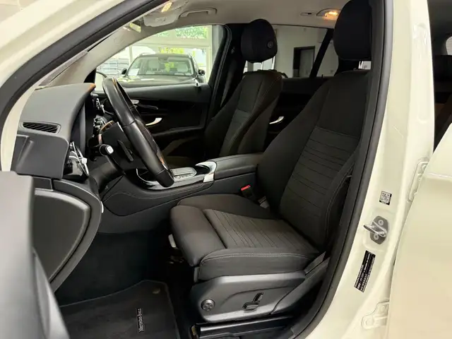 Mercedes-Benz GLC view 14
