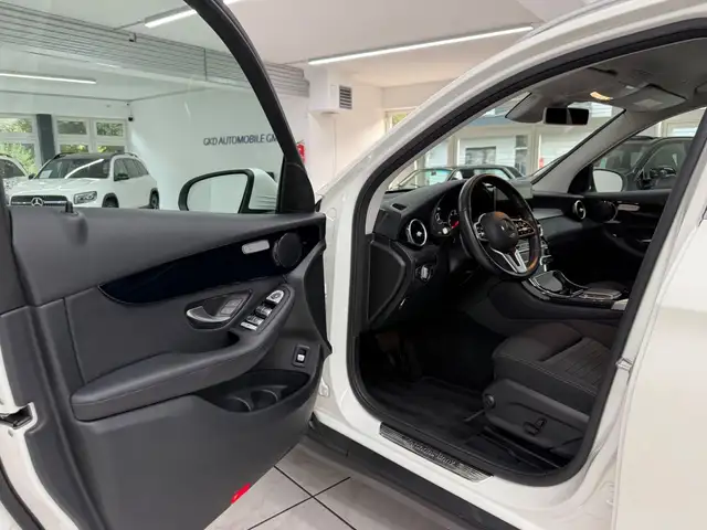 Mercedes-Benz GLC view 6