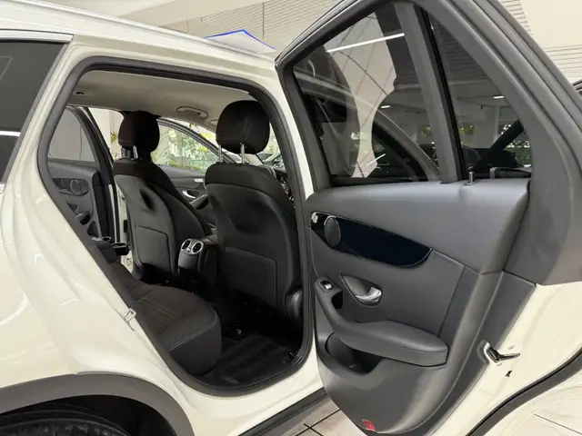Mercedes-Benz GLC view 9