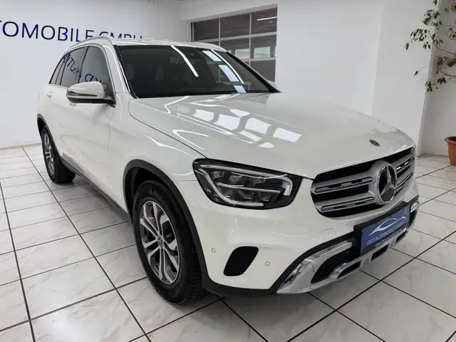 Mercedes-Benz GLC view 4