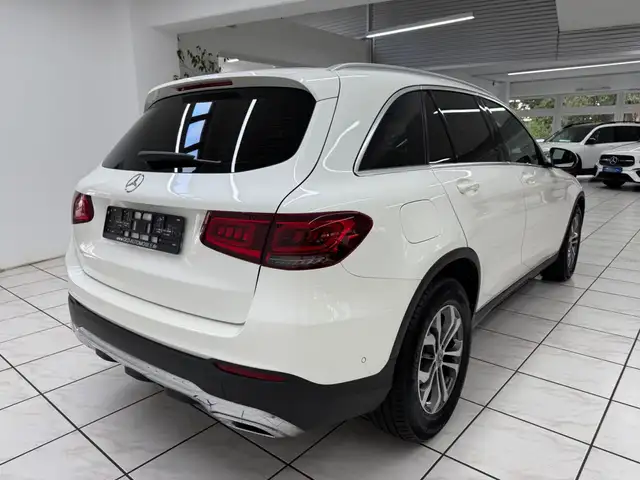 Mercedes-Benz GLC view 3