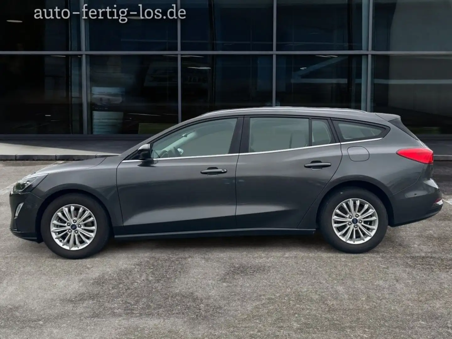 Ford Focus Turnier 1.0 EcoBoost TITANIUM Adap.LED Grau - 2