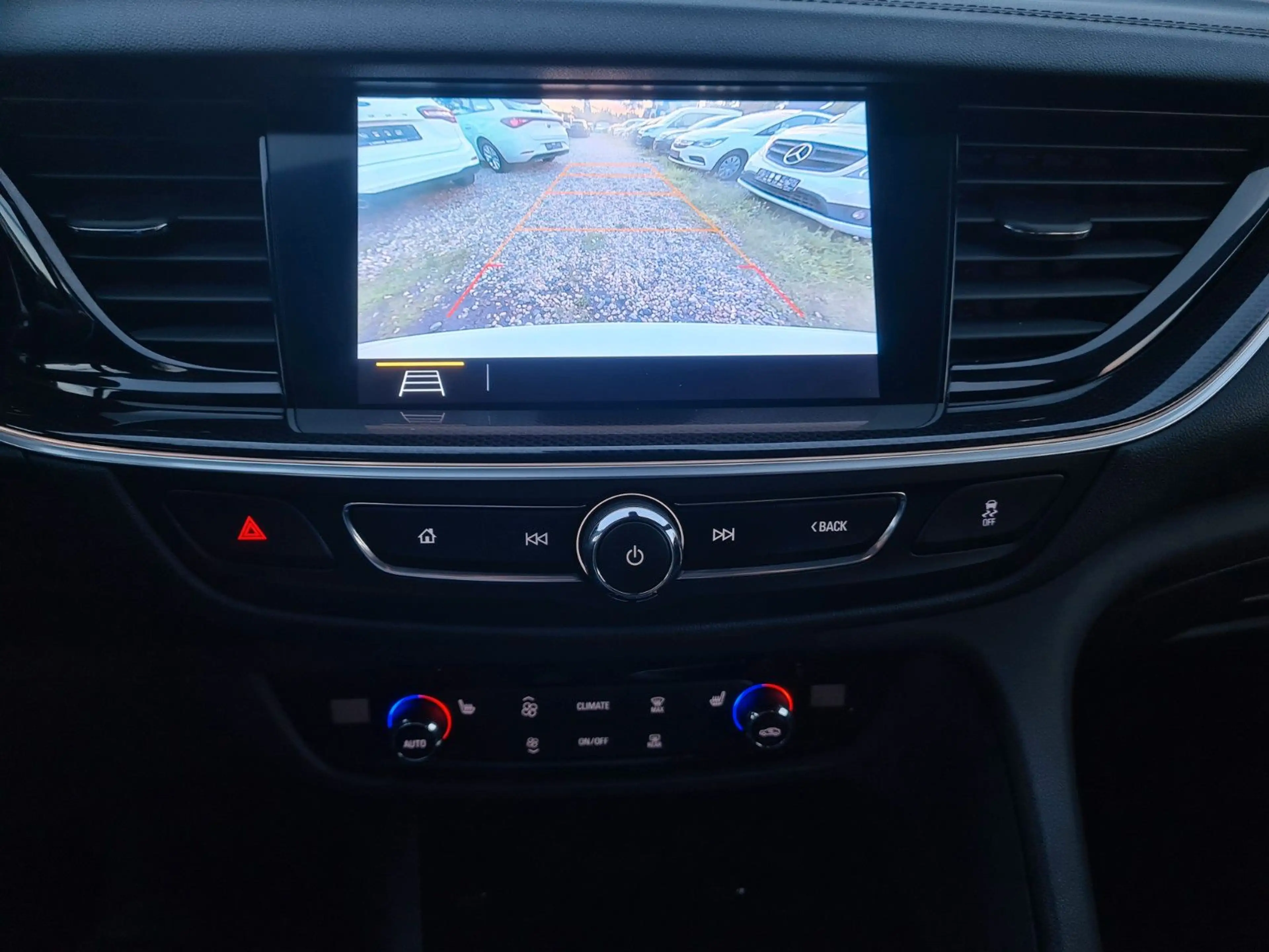 Opel Insignia B Sports Tourer 2.0 D Business Elegance — photo 12