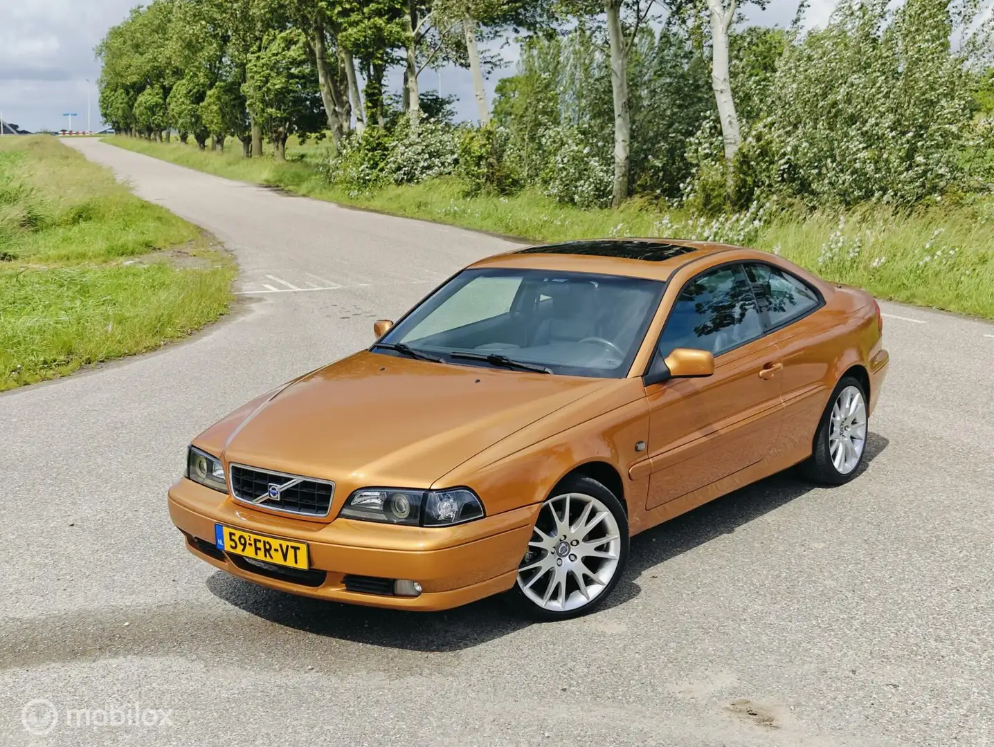 Volvo C70 Coupé 2.4 T Saffron Luxury automaat Marrón - 2