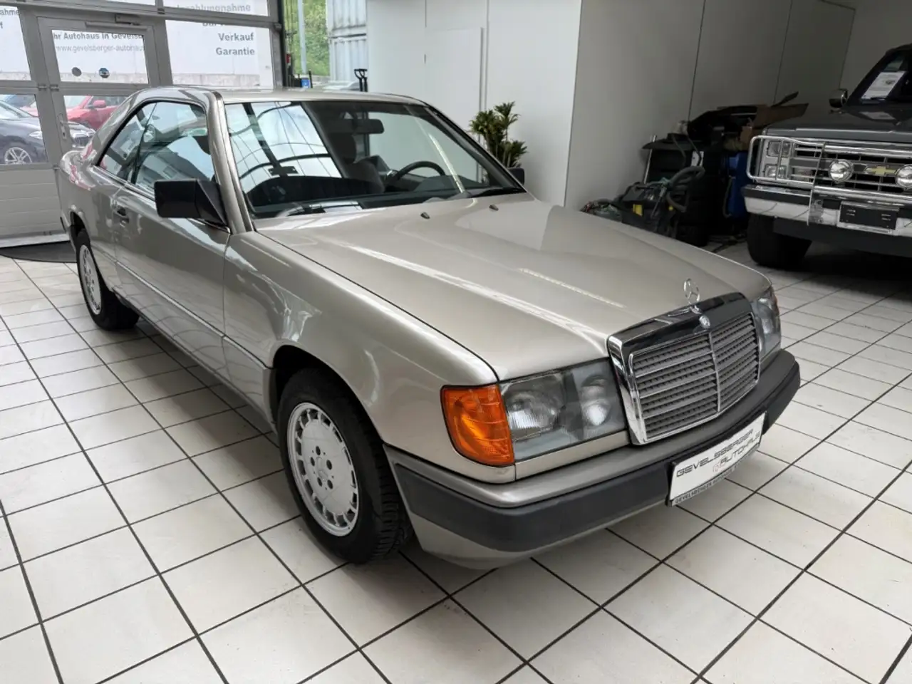 Mercedes-Benz 230 CE Automatik Coupe, foto 3
