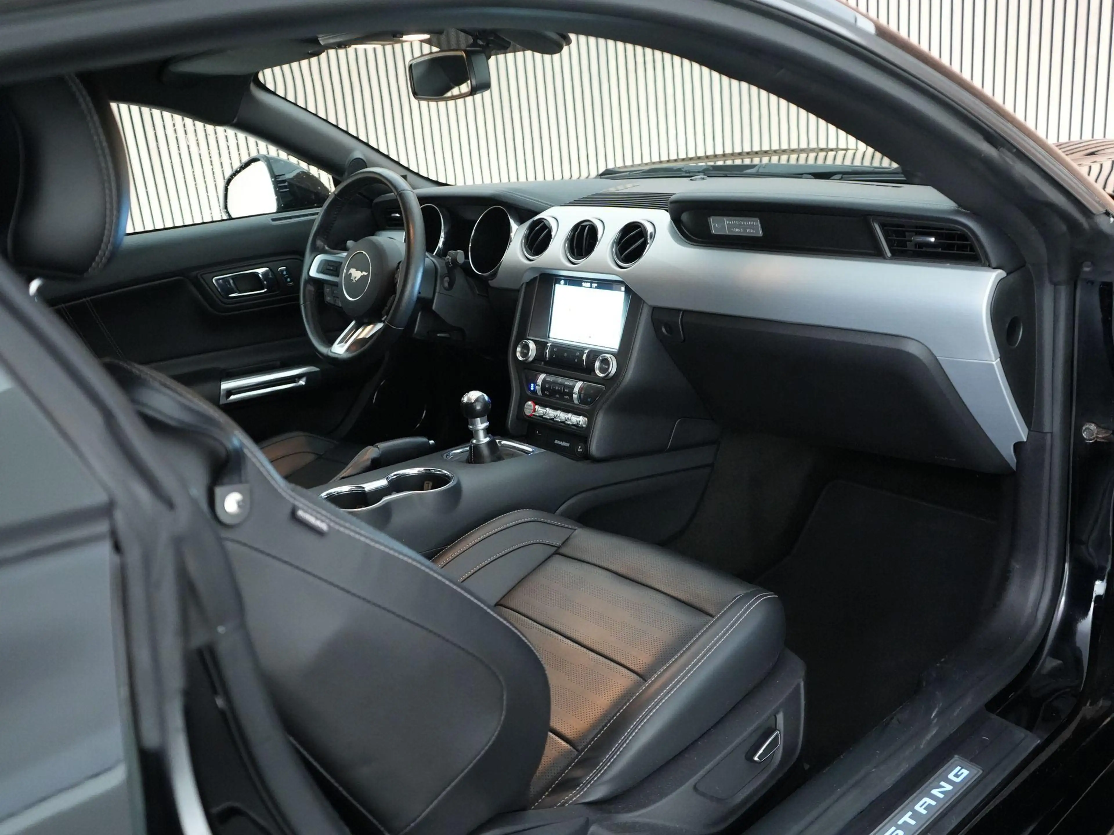 Ford Mustang Fastback GT PERFORMANCE PACK 5.0 421pk HANDGESCHAK — photo 4