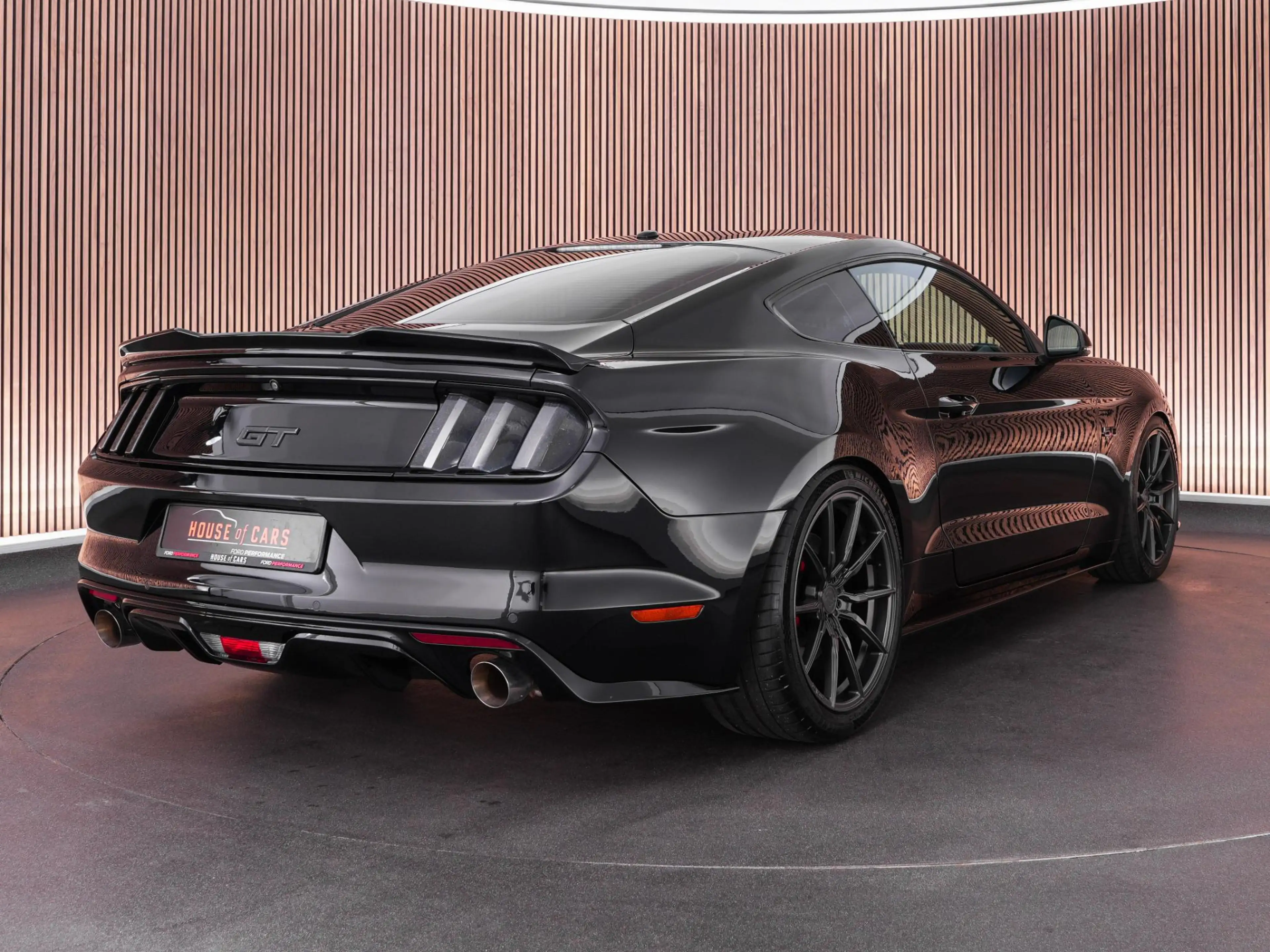 Ford Mustang Fastback GT PERFORMANCE PACK 5.0 421pk HANDGESCHAK — photo 2