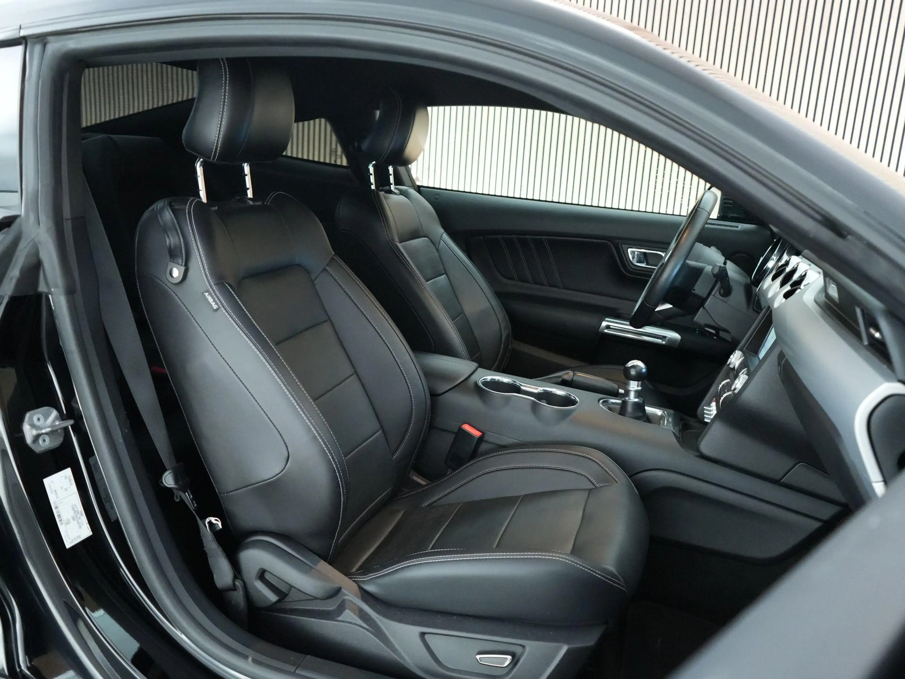 Ford Mustang Fastback GT PERFORMANCE PACK 5.0 421pk HANDGESCHAK — photo 6