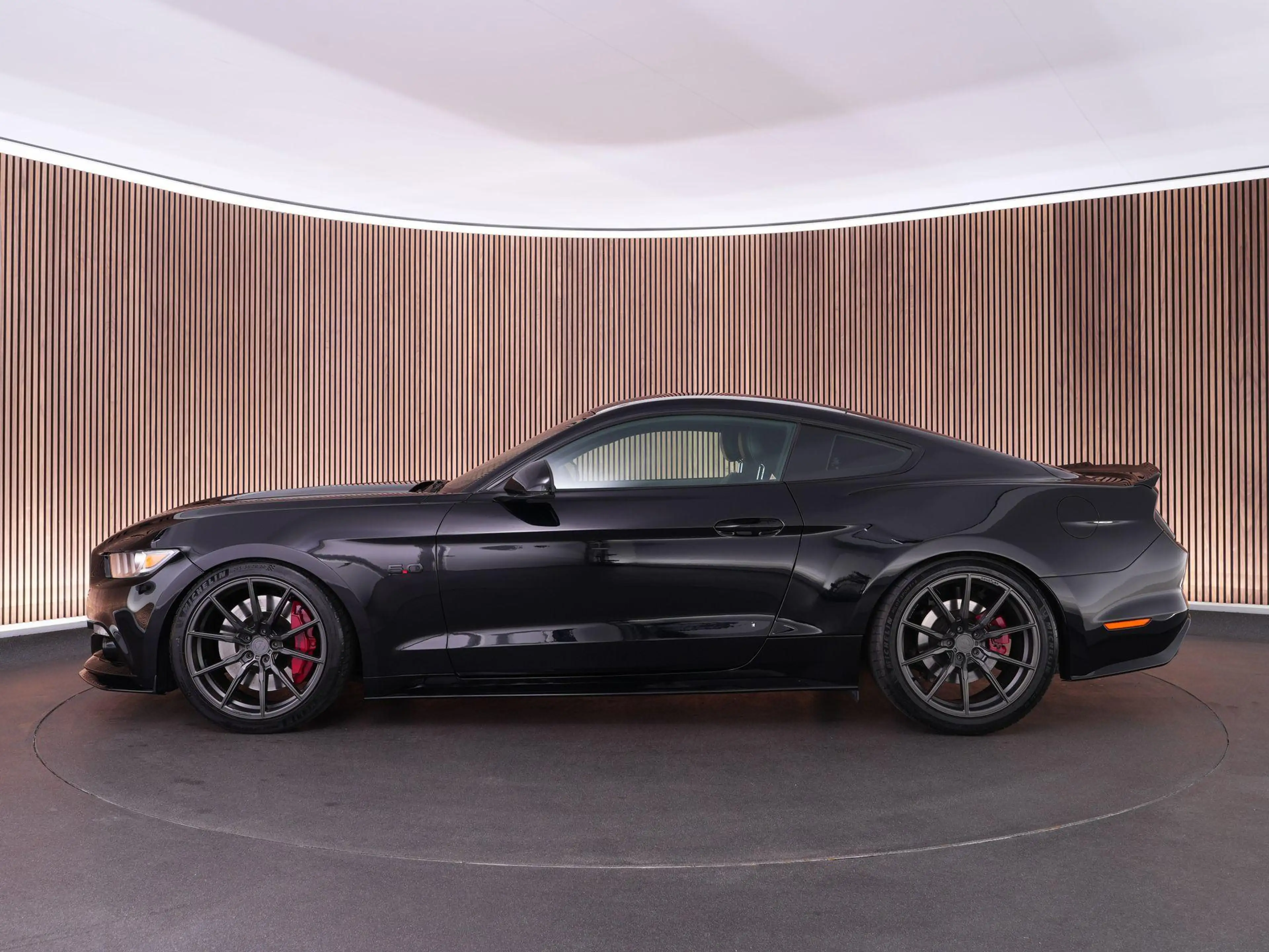 Ford Mustang Fastback GT PERFORMANCE PACK 5.0 421pk HANDGESCHAK — photo 12