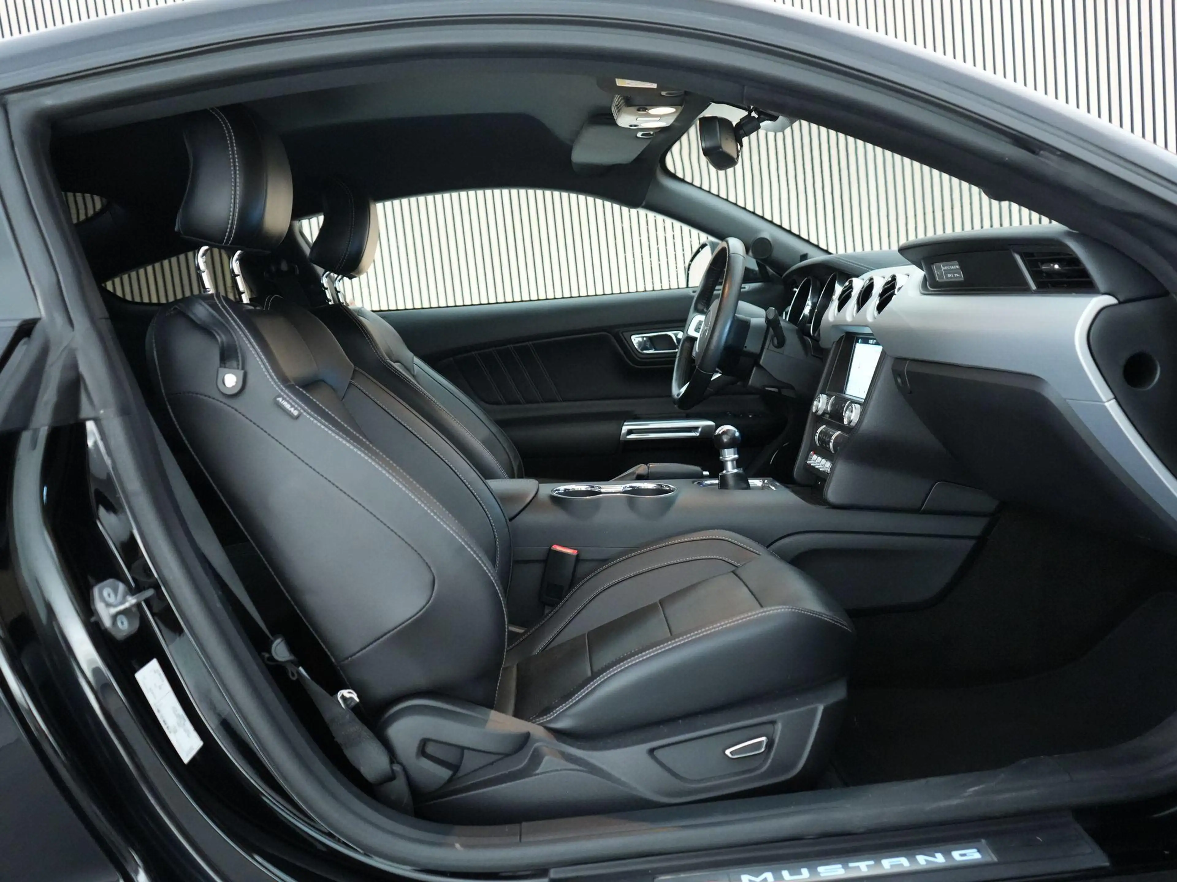 Ford Mustang Fastback GT PERFORMANCE PACK 5.0 421pk HANDGESCHAK — photo 5