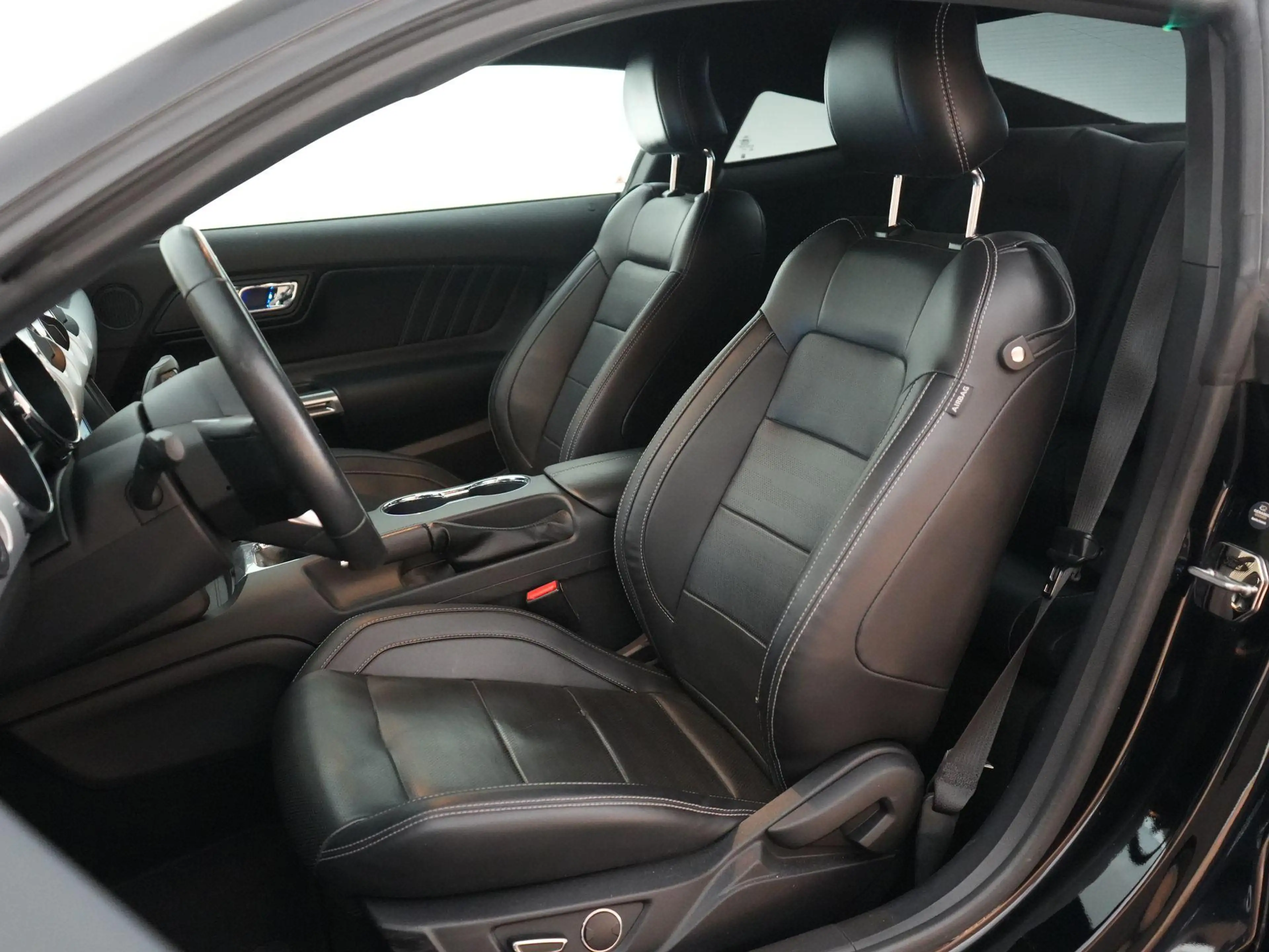 Ford Mustang Fastback GT PERFORMANCE PACK 5.0 421pk HANDGESCHAK — photo 11