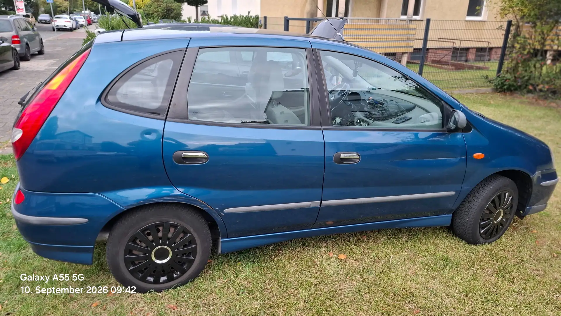 Nissan Almera Tino Almera Tino acenta Blau - 1