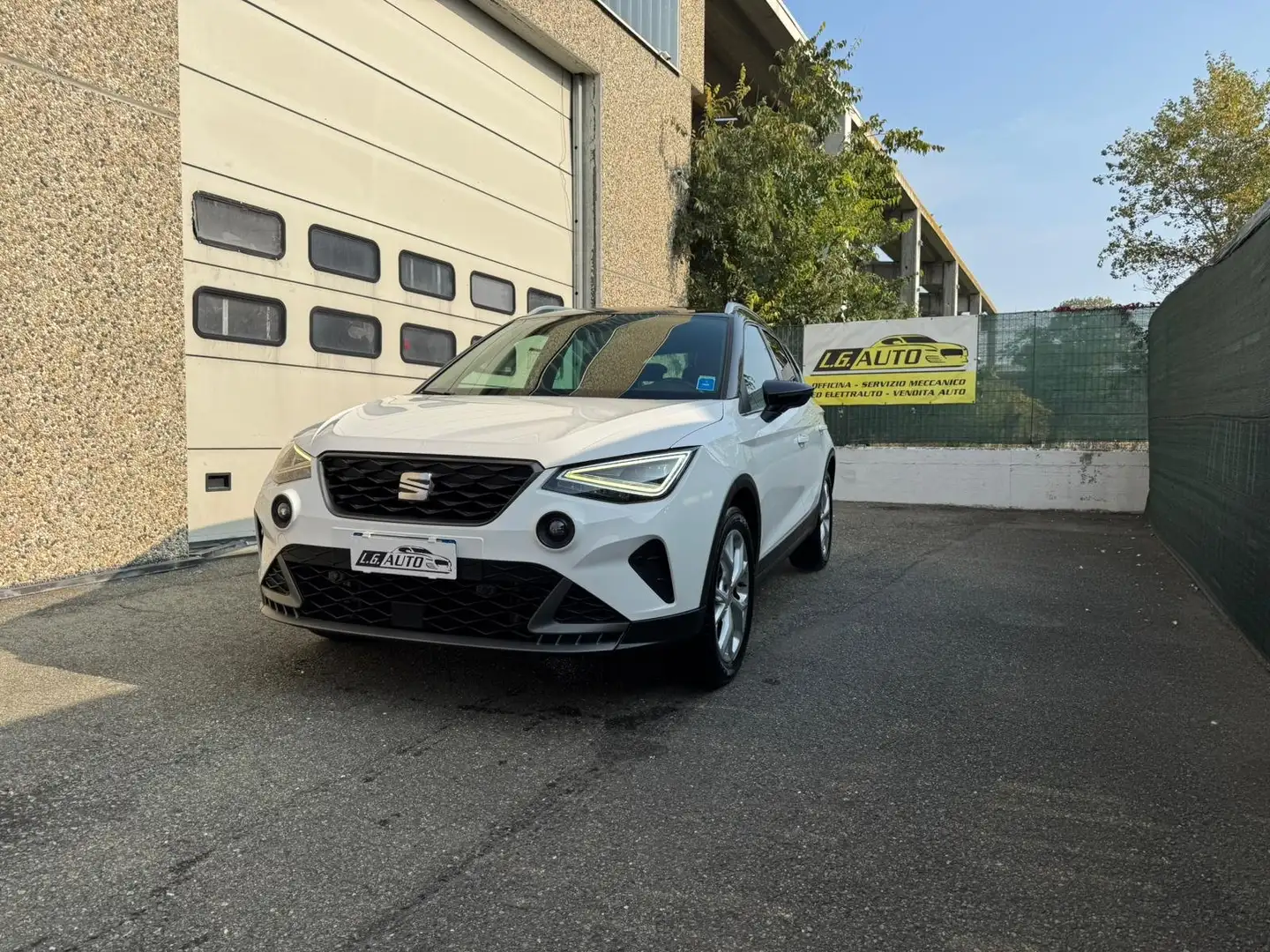 SEAT Arona Arona 2022 1.0 tgi FR 90cv Blanc - 1