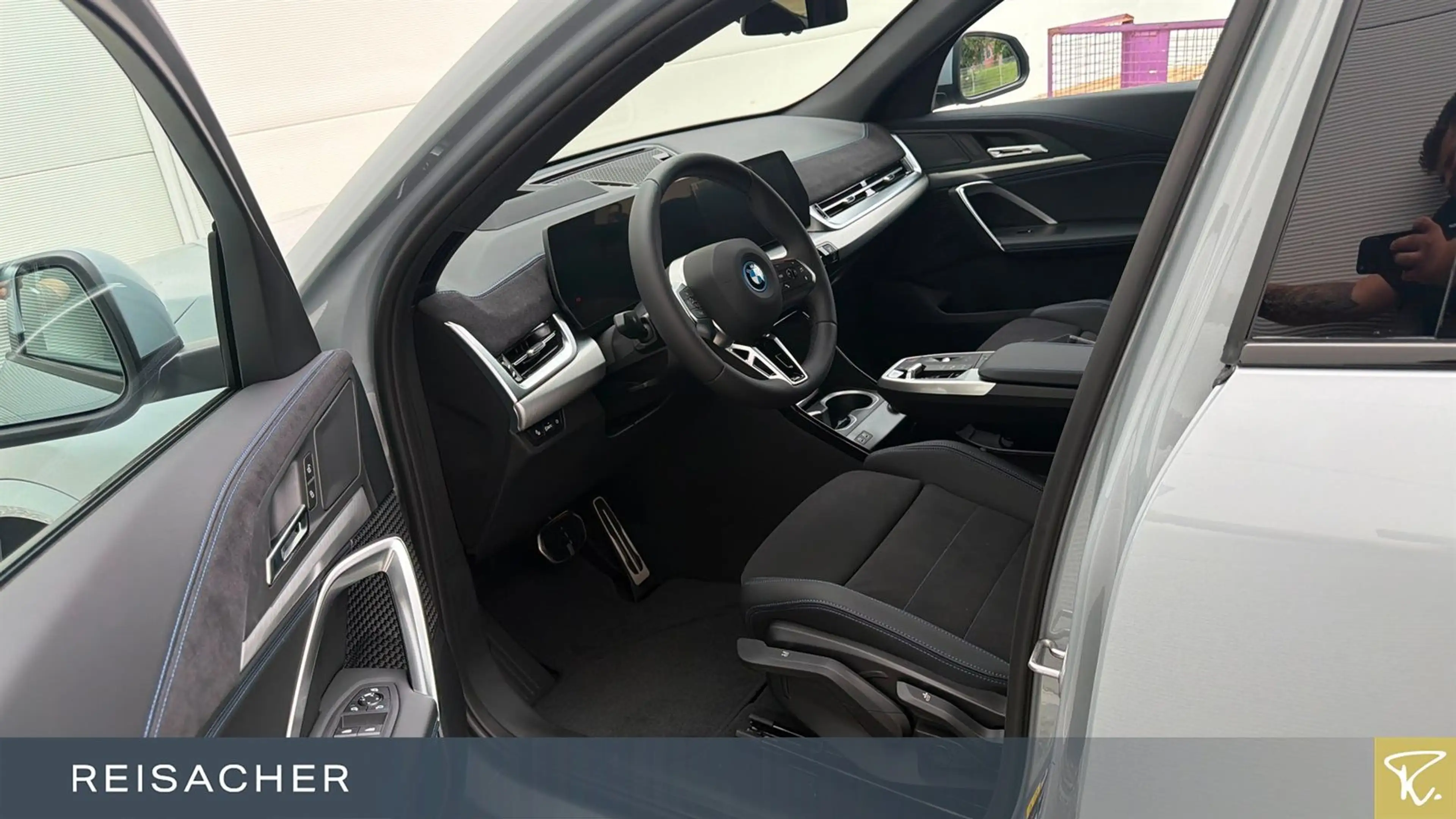 BMW iX2 A eDrive20 M-Sport,AHK,DA+,Autom — photo 4
