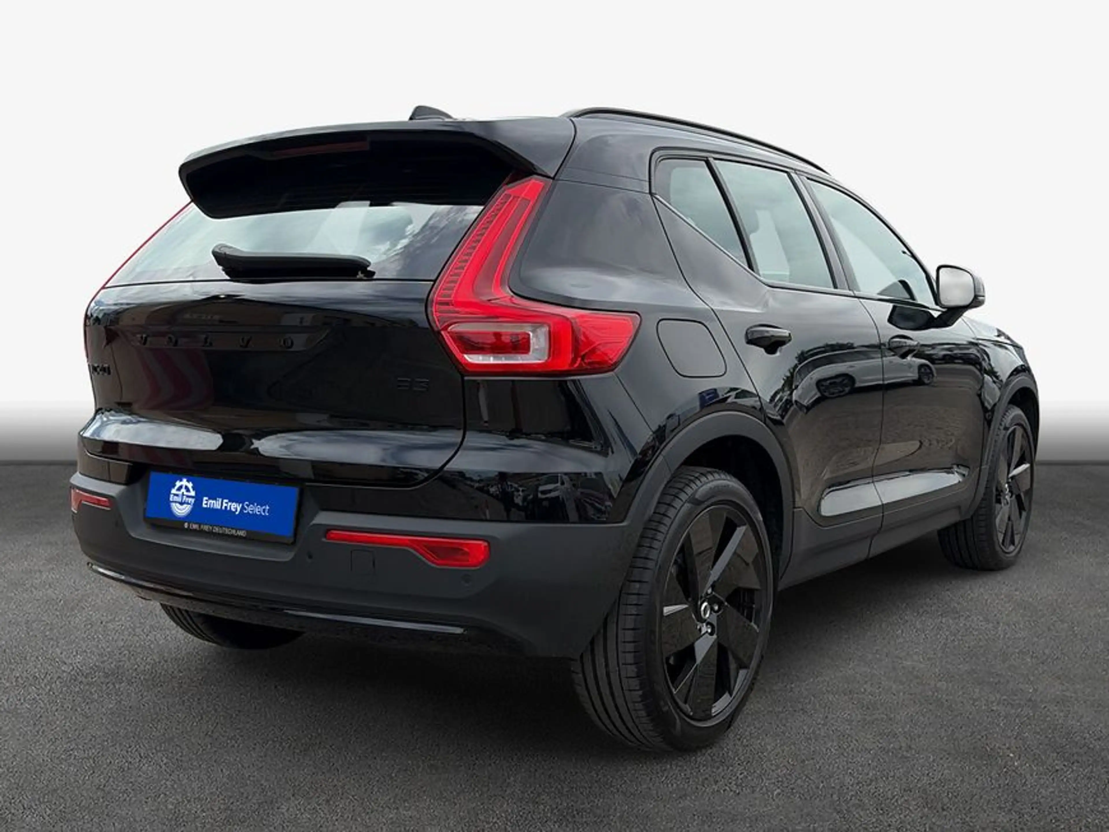 Volvo XC40 XC40 B3 B DKG Plus Black Edition — photo 2