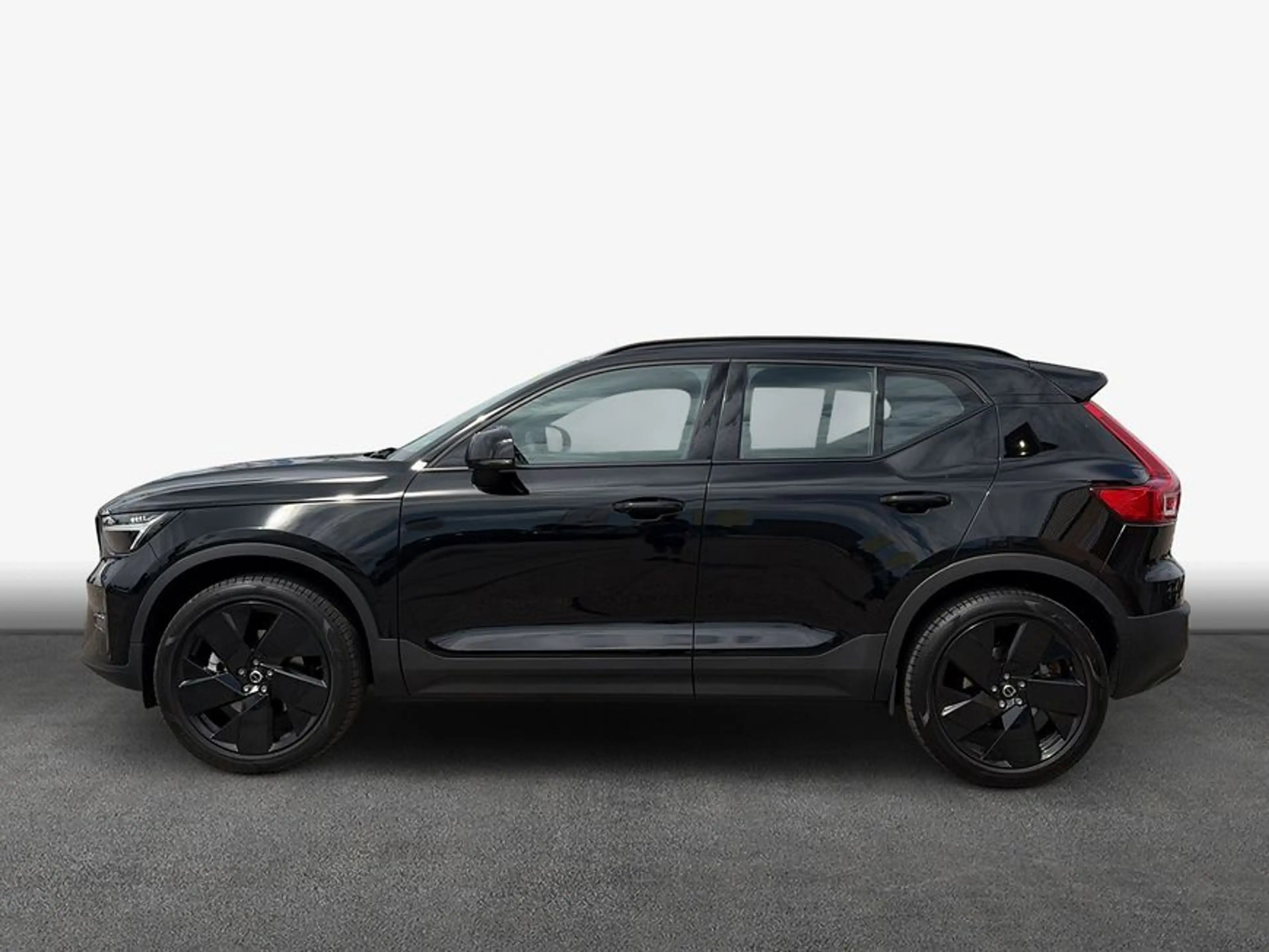 Volvo XC40 XC40 B3 B DKG Plus Black Edition — photo 4