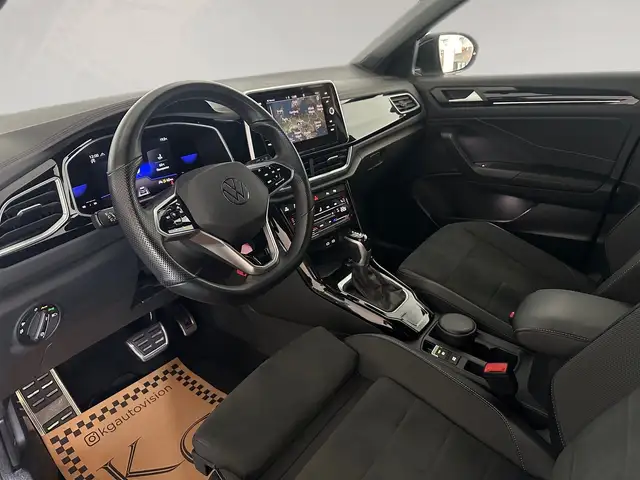 Volkswagen T-Roc view 15