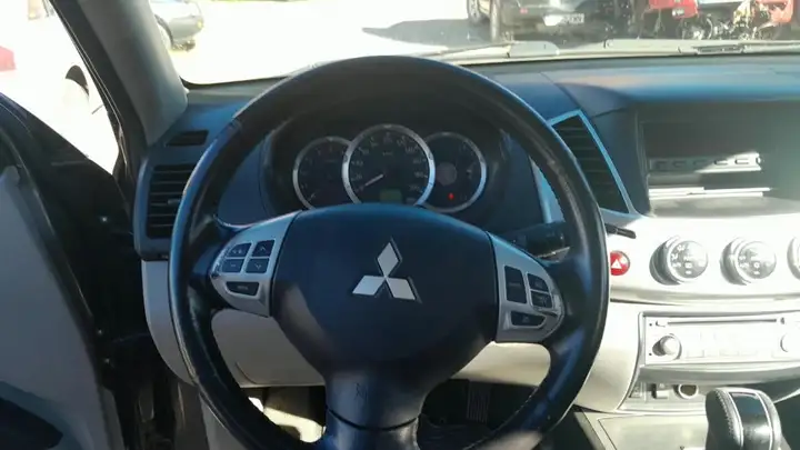 Mitsubishi L200 2.5 DI-D Double Cab Motion 2012, foto 23