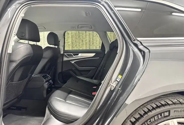 Audi A6 view 11