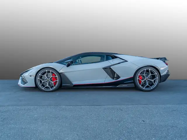 Lamborghini Revuelto view 2