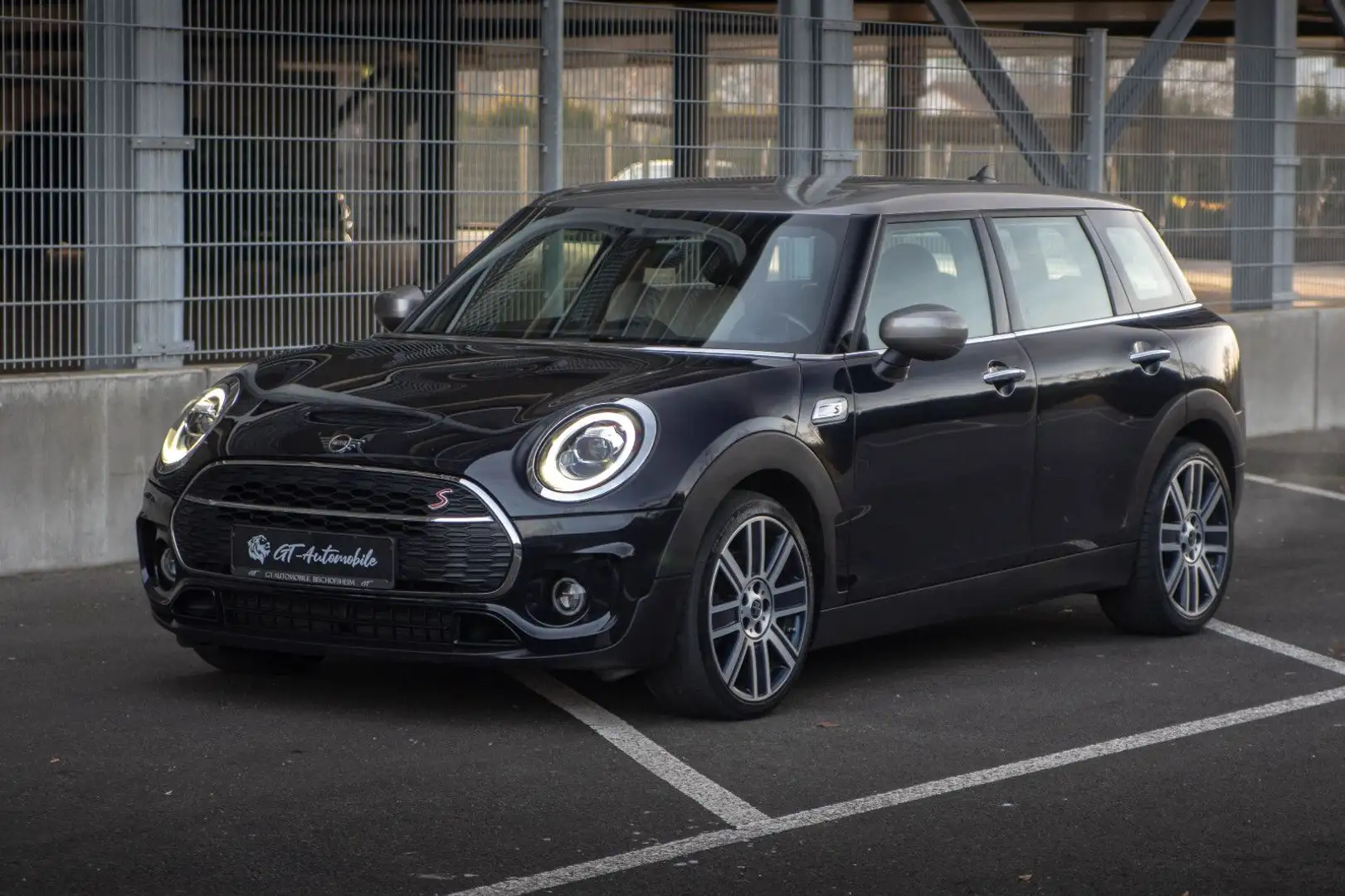 MINI Cooper S Clubman *YOURS 18"Zoll*LED*CarPlay*LEDER Noir - 2