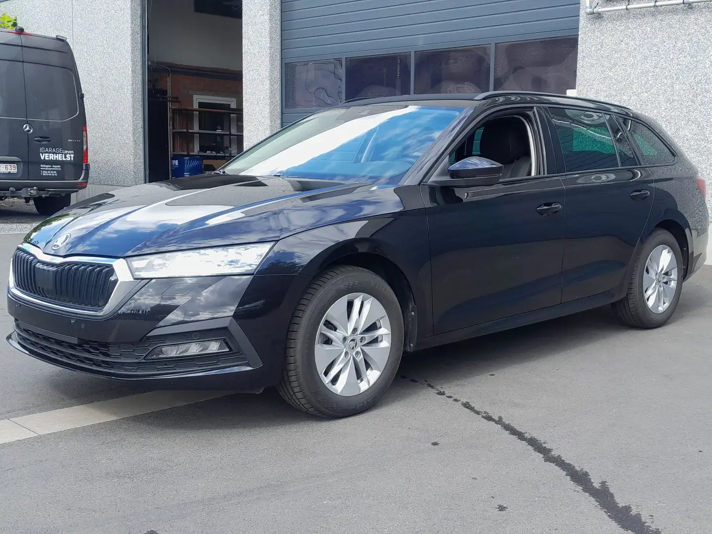 Skoda Octavia Octavia Combi 1.0 TSI Zwart - 1