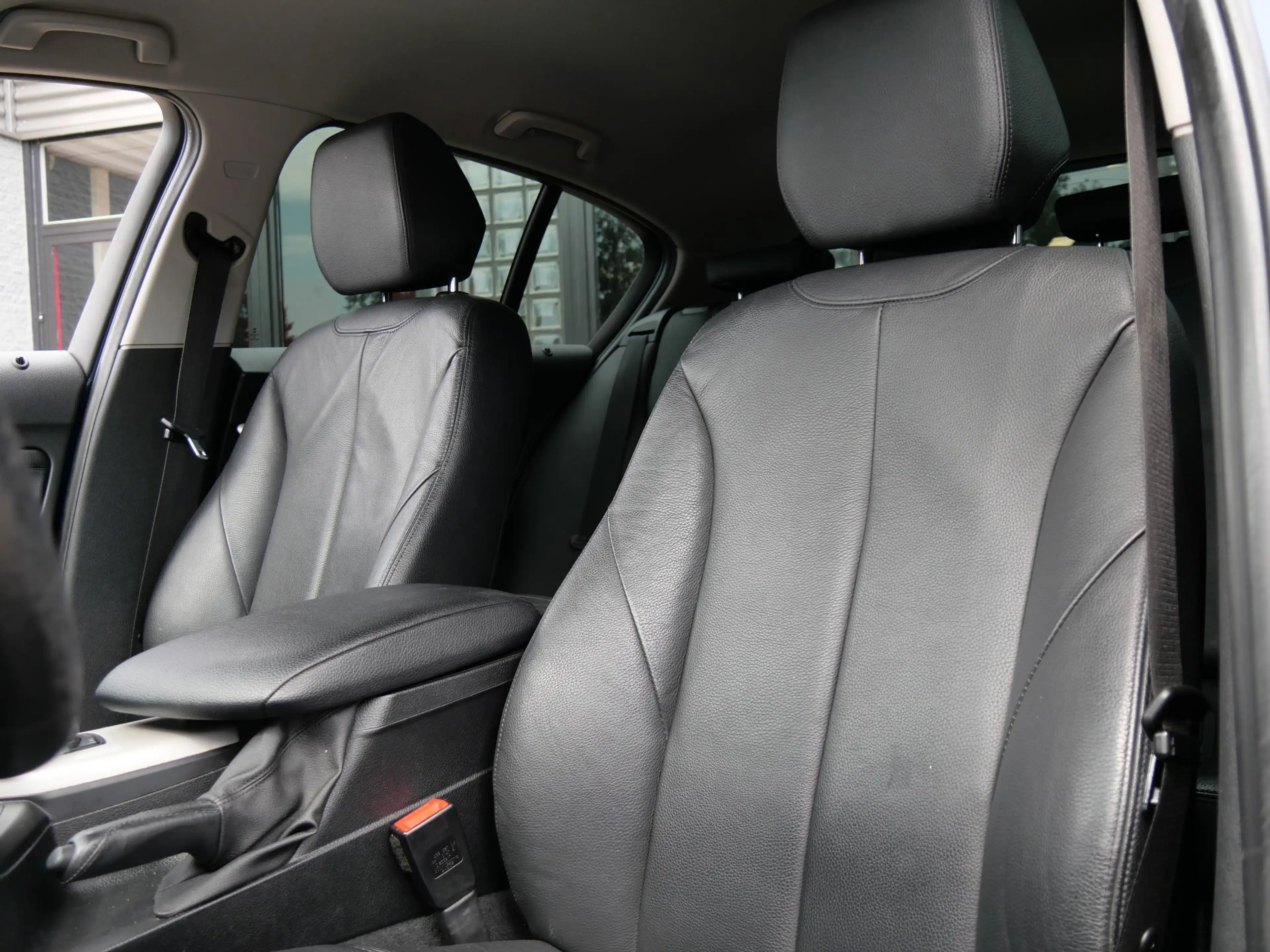 BMW 118 1-SERIE 118i HIGH EXECUTIVE/ LEER/ PDC V+A — photo 5