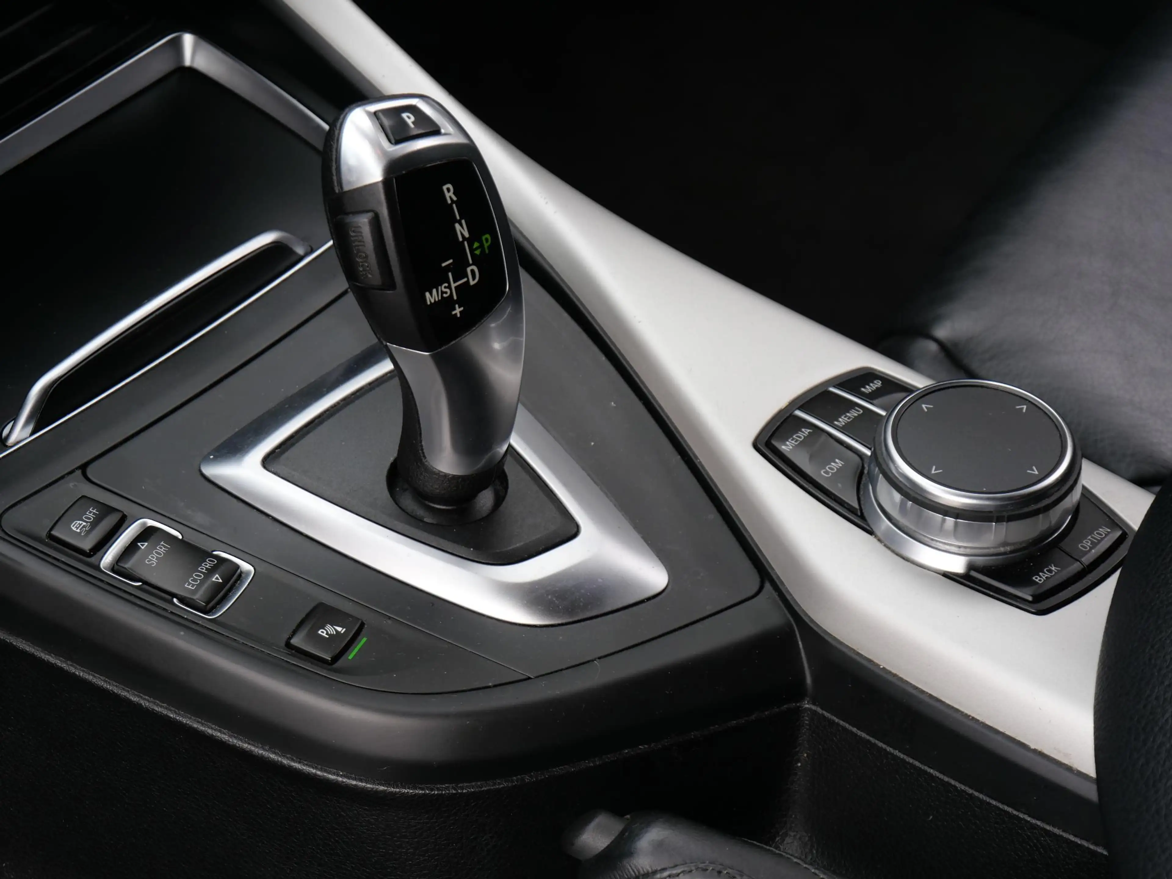 BMW 118 1-SERIE 118i HIGH EXECUTIVE/ LEER/ PDC V+A — photo 6