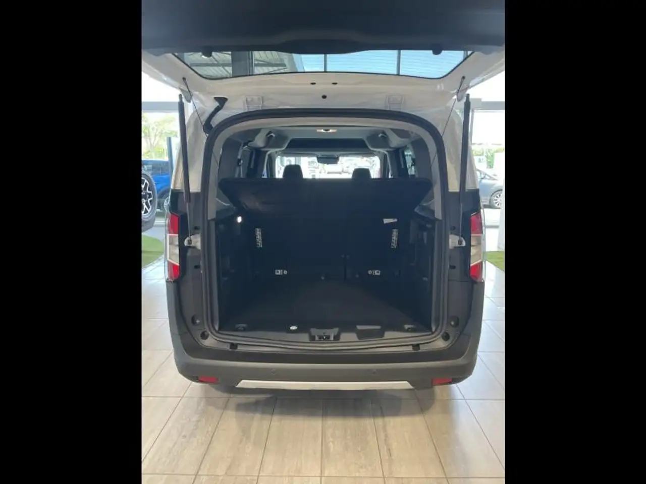 Ford Tourneo Courier 2026 — фото 13