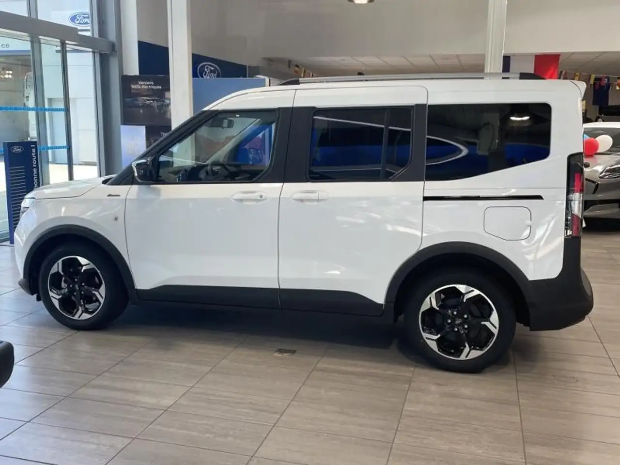 Ford Tourneo Courier 2026 — фото 8