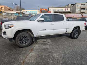 SR  - Heated Seats -  Apple CarPlay [
  "Heated S