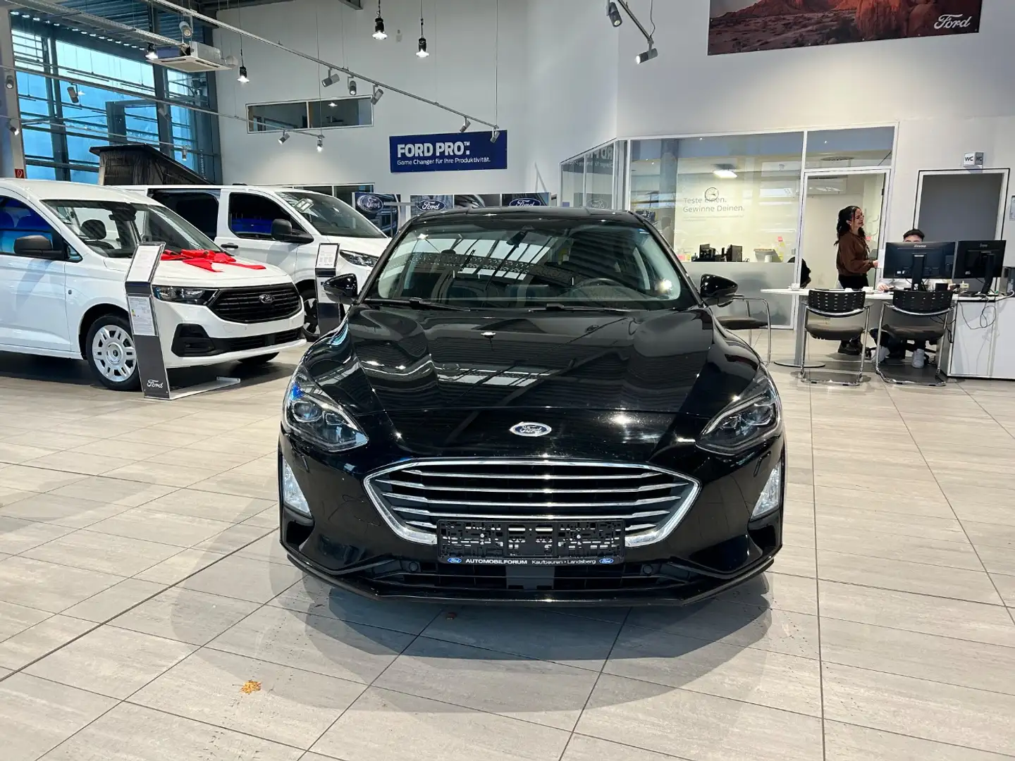 Ford Focus 1.0 EcoBoost Titanium LED Navi SHZ AHK Nero - 2