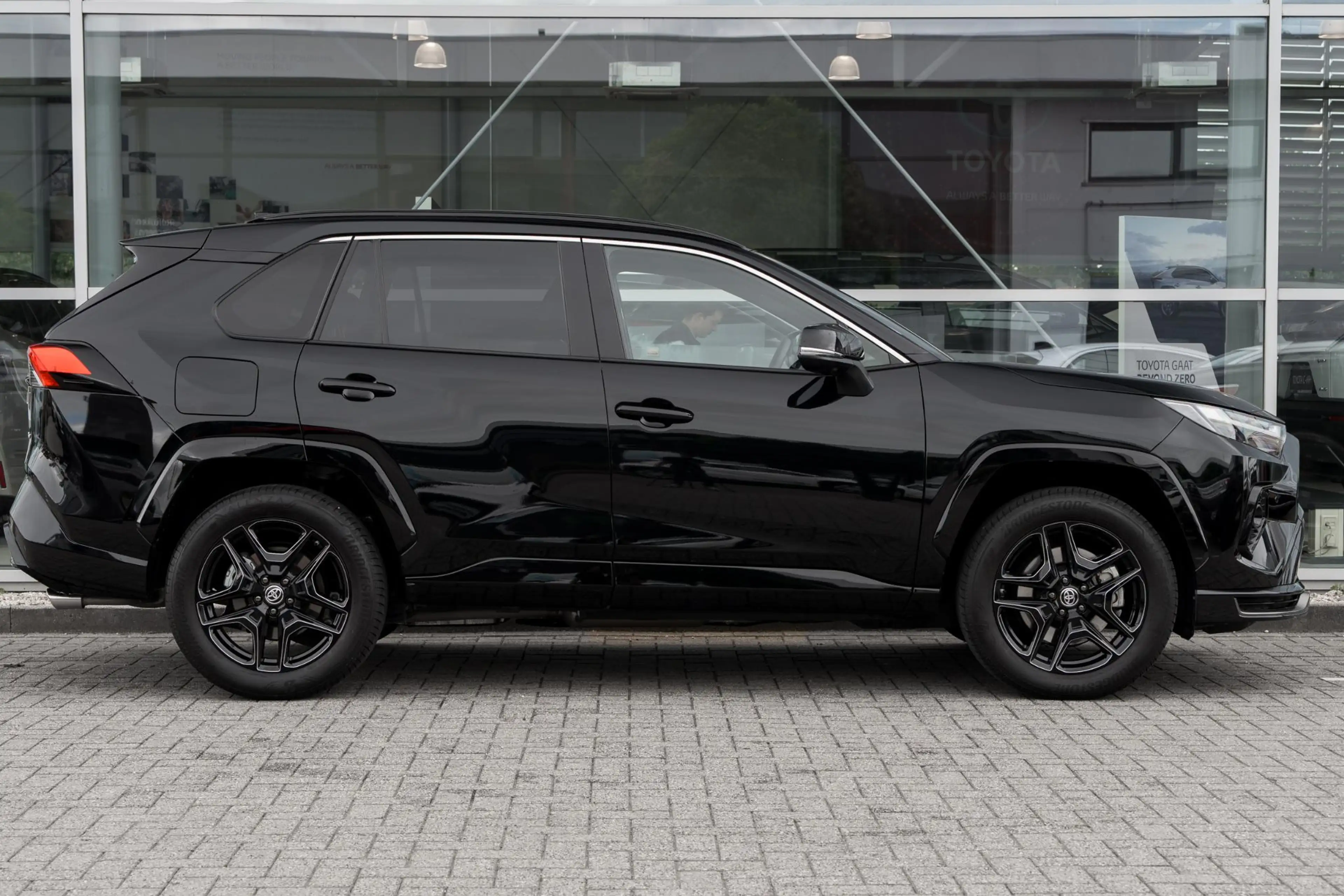 Toyota RAV 4 2.5 Plug-in Hybrid AWD GR SPORT JBL|HUD|360|PLUS P — photo 3